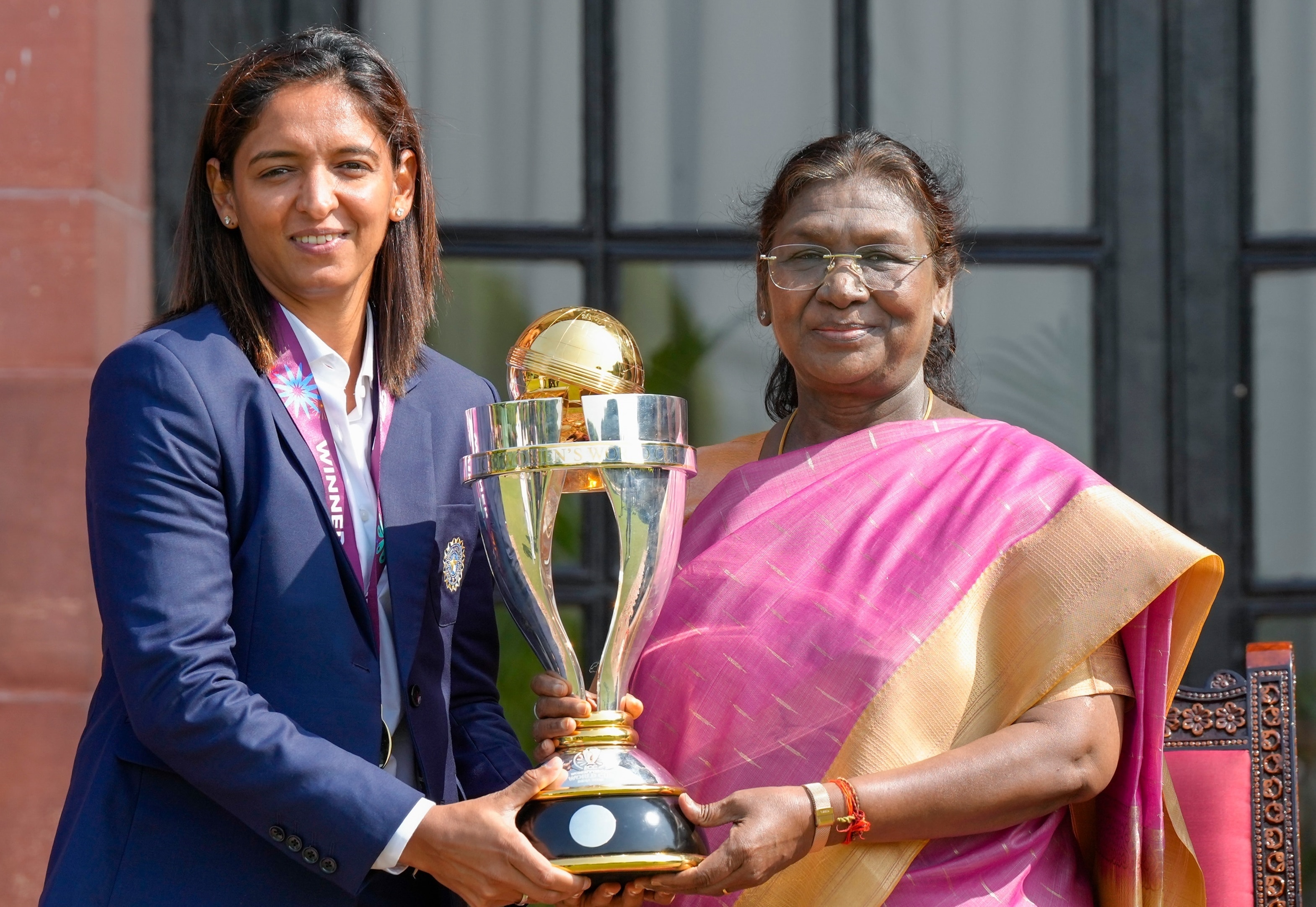 হরমনপ্রীতদের সঙ্গে দেখা করলেন নমো হরমনপ্রীতদের সঙ্গে দেখা করলেন নমো