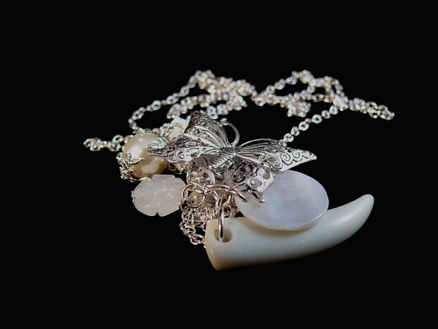 সোনার লোন এবং রুপোর লোনে অনেক তফাত থাকতে পারে সোনার লোন এবং রুপোর লোনে অনেক তফাত থাকতে পারে