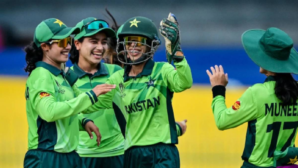 ৭ এবং ৮ নম্বরে শেষ করা দল