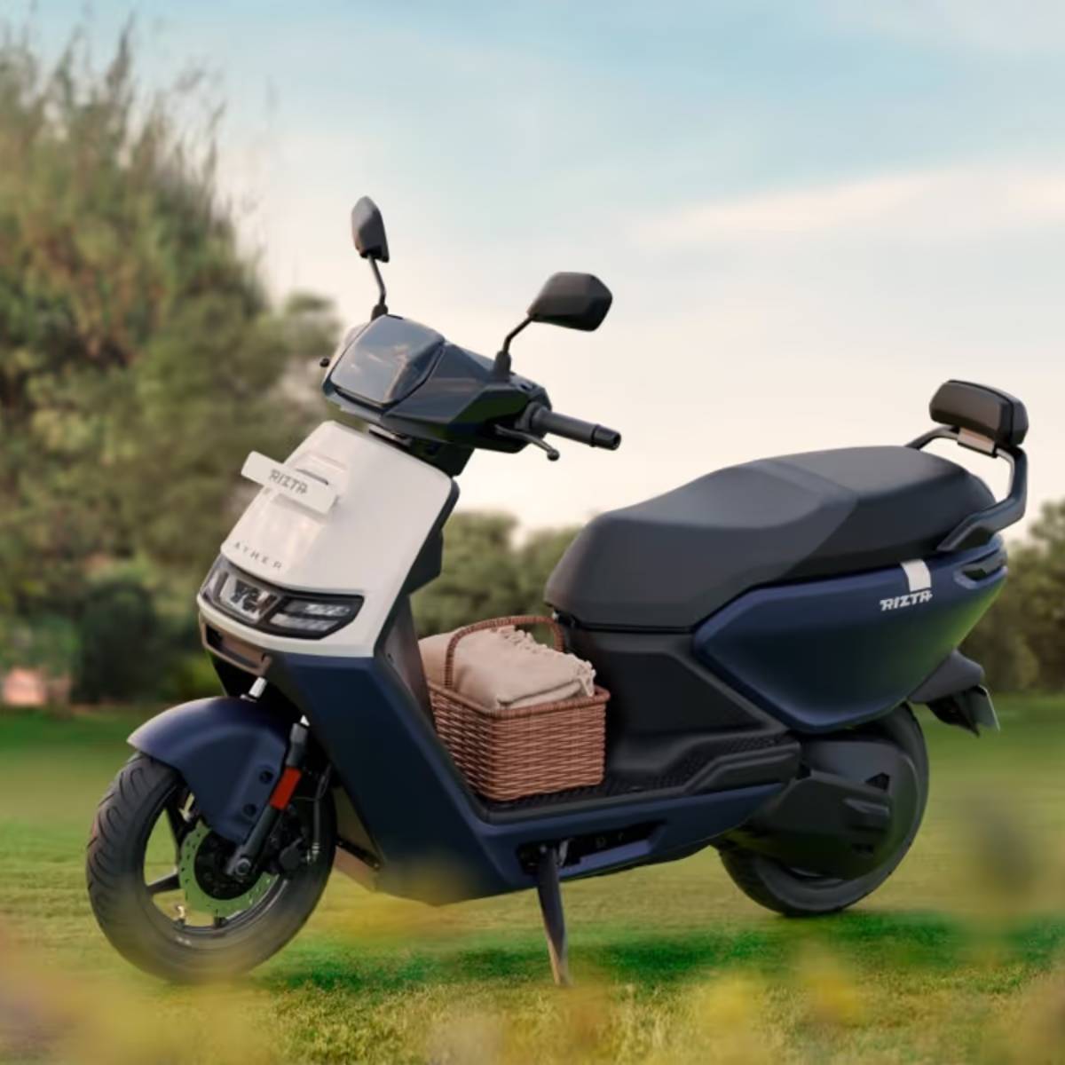 অ্যাথার এনার্জি গতি অর্জন করেছে এবং ২৬,৭১৩ ইউনিট বিক্রি করে তৃতীয় স্থানে পৌঁছেছে। কোম্পানির বাজার অংশীদারিত্বও ১৯.৬০% বৃদ্ধি পেয়েছে।