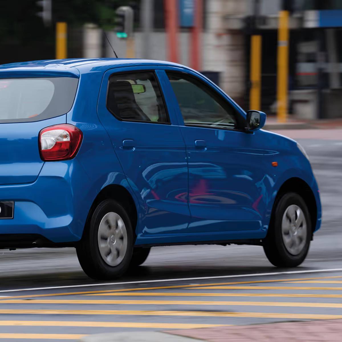 যদিও গাড়িটি প্রাথমিকভাবে দুটি ইঞ্জিন বিকল্পের সাথে এসেছিল: ৭৯৬ সিসি এবং ১.০ লিটার, কোম্পানিটি ২০২৩ সালে Alto 800 বন্ধ করে দেয়।