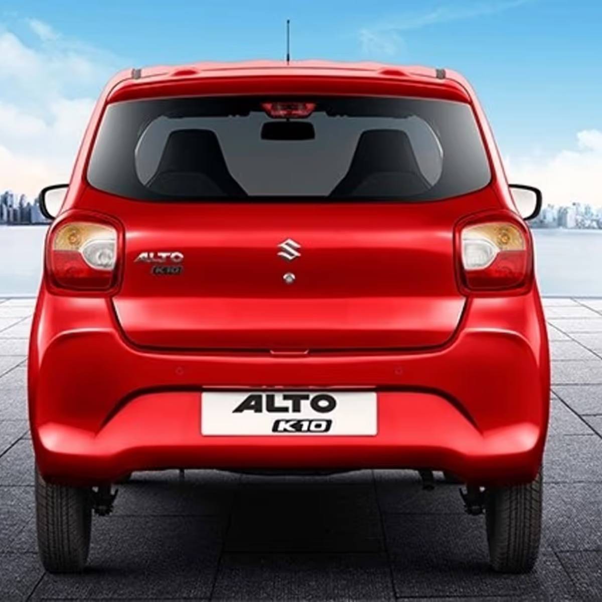 ২০২৫ সালের ২২ সেপ্টেম্বর GST 2.0 কার্যকর হওয়ার আগ পর্যন্ত এটি দেশের সবচেয়ে সস্তা গাড়ি ছিল। কিন্তু এখন মারুতি এস-প্রেসো (৩.৫০ লক্ষ টাকা) সবচেয়ে সস্তা গাড়ি হয়ে উঠেছে।