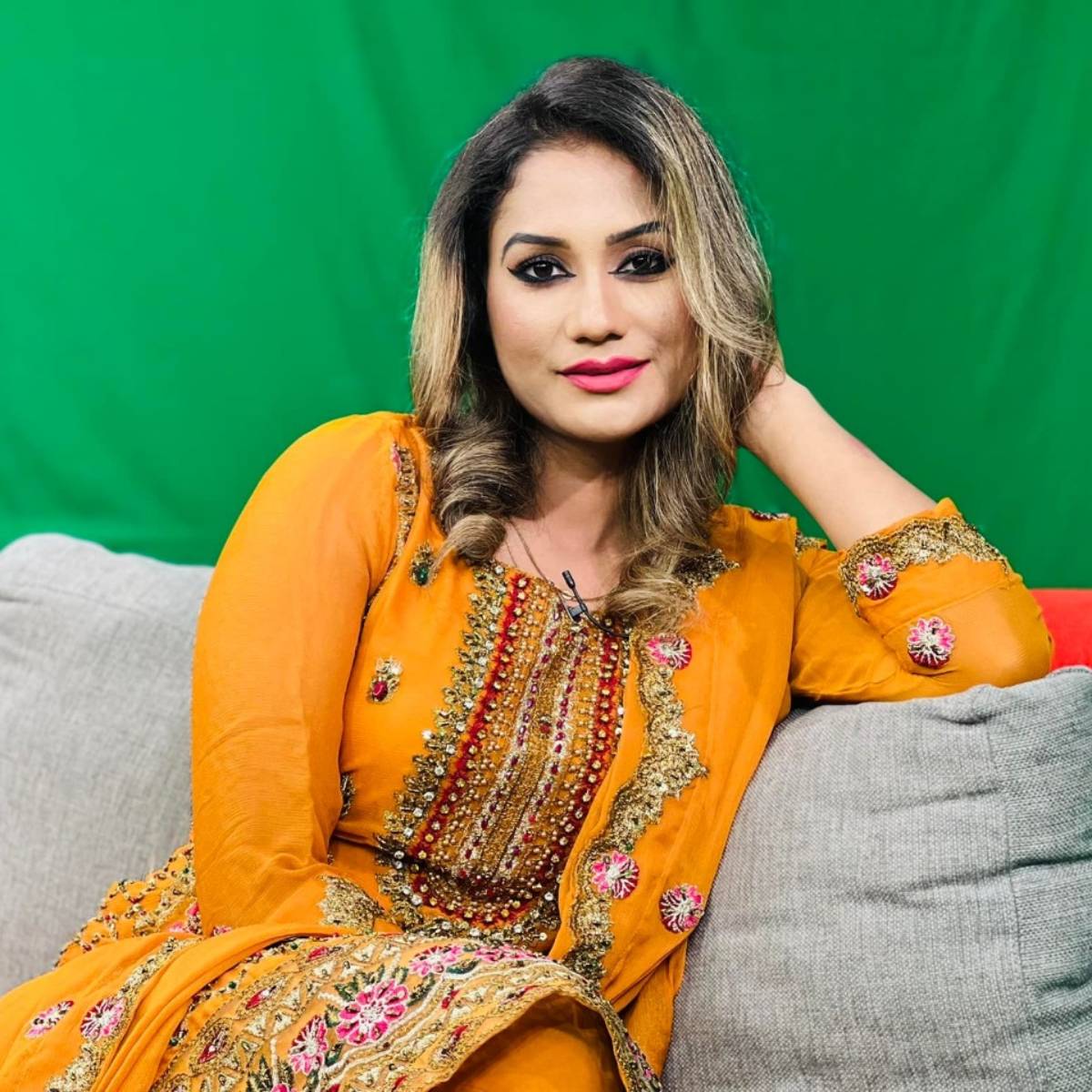 এর আগে দলের অধিনায়ক নিগার সুলতানা জ্যোতির বিরুদ্ধে অভিযোগ করেন জাহানারা। তিনি বলেন, 'জ্যোতি প্রচুর মারধর করে জুনিয়রদের। বিশ্বকাপের সময়ও জুনিয়ররা আমাকে জানিয়েছে, ‘না বাবা, এটা আর করব না। তা হলে আবার থাপ্পড় খেতে হবে’। এর আগে দলের অধিনায়ক নিগার সুলতানা জ্যোতির বিরুদ্ধে অভিযোগ করেন জাহানারা। তিনি বলেন, 'জ্যোতি প্রচুর মারধর করে জুনিয়রদের। বিশ্বকাপের সময়ও জুনিয়ররা আমাকে জানিয়েছে, ‘না বাবা, এটা আর করব না। তা হলে আবার থাপ্পড় খেতে হবে’।