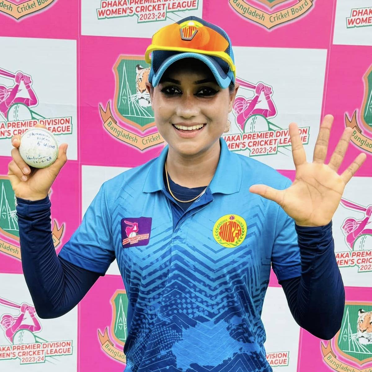 অন্যদিকে কো–অর্ডিনেটর বাবুও সুরে সুর মিলিয়ে বলছেন, ‘এই গল্প সম্পূর্ণ মনগড়া।’বাংলাদেশ ক্রিকেট বোর্ড গোটা ইস্যুকে হালকাভাবে নেয়নি। ভাইস প্রেসিডেন্ট শাখাওয়াত হোসেন বলেন, ‘অভিযোগ অত্যন্ত গুরুতর। আমরা দ্রুত বৈঠক করব এবং প্রয়োজনে তদন্তের ব্যবস্থা করা হবে!’ অন্যদিকে কো–অর্ডিনেটর বাবুও সুরে সুর মিলিয়ে বলছেন, ‘এই গল্প সম্পূর্ণ মনগড়া।’বাংলাদেশ ক্রিকেট বোর্ড গোটা ইস্যুকে হালকাভাবে নেয়নি। ভাইস প্রেসিডেন্ট শাখাওয়াত হোসেন বলেন, ‘অভিযোগ অত্যন্ত গুরুতর। আমরা দ্রুত বৈঠক করব এবং প্রয়োজনে তদন্তের ব্যবস্থা করা হবে!’