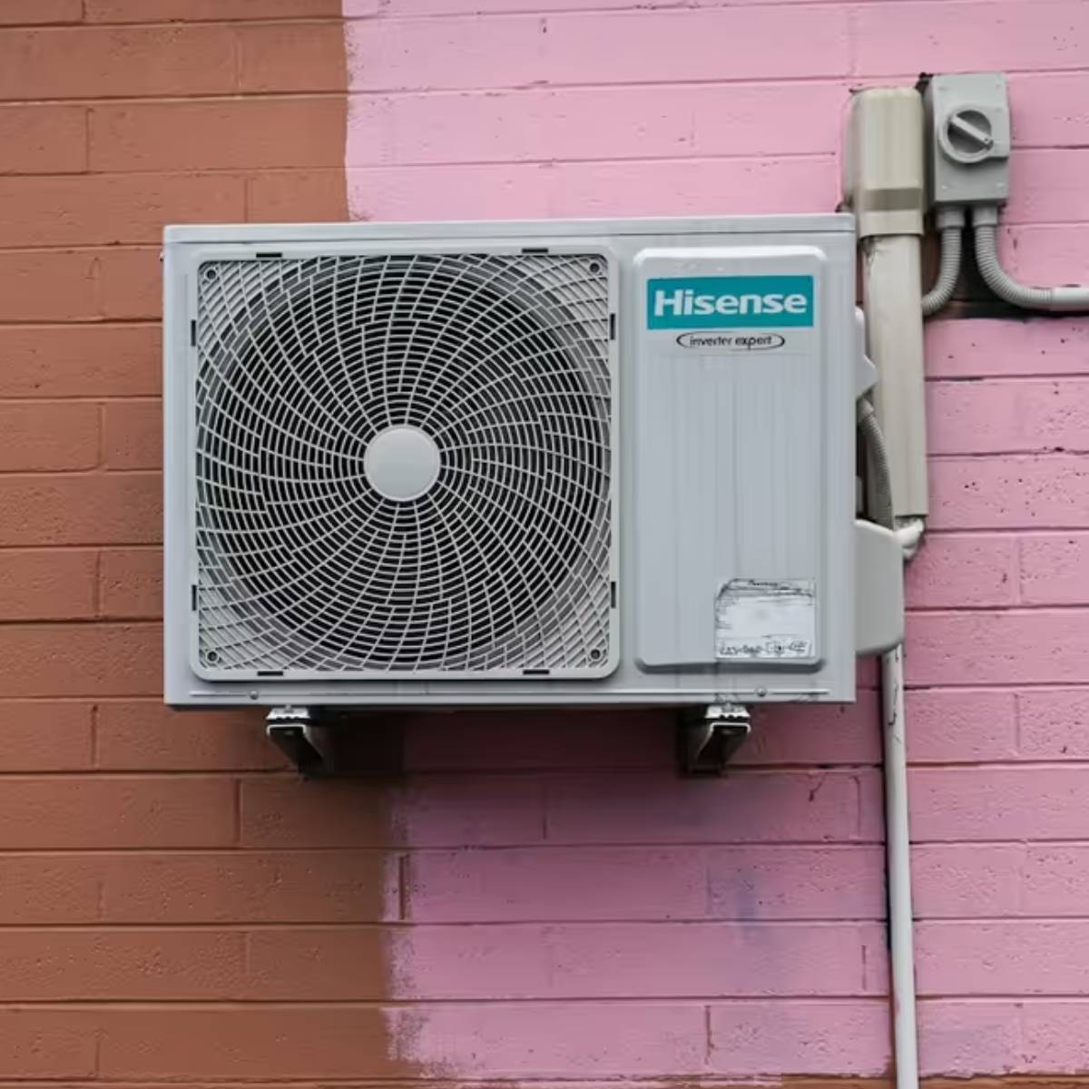 অফ-সিজনে এসি কিনলে আপনার অনেক কিছু সাশ্রয় হতে পারে। স্যামসাং এয়ার কন্ডিশনারে এমনই একটি অফার পাওয়া যাচ্ছে।