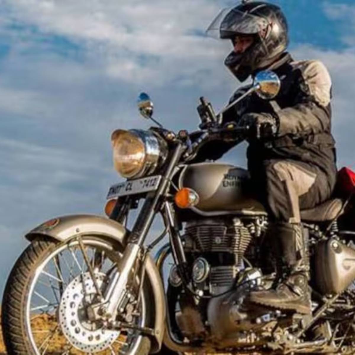 তবে এখন প্রশ্ন একটাই; চিনের CFMoto র ইঞ্জিন দিয়ে তৈরি 250 cc বাইকেও কি রয়‍্যাল এনফিল্ডের সেই দুমদুম' শব্দ আর টান থাকবে? তার উত্তর অবশ্য সময়ই দেবে।