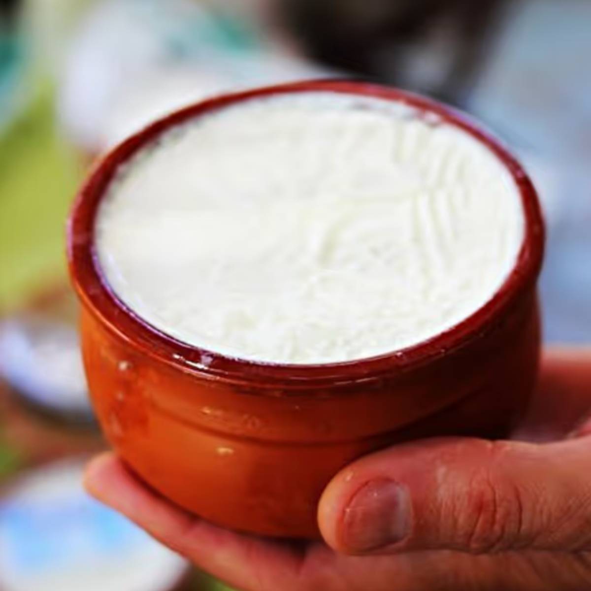 দুধ, পনির এবং দইয়ের মতো দুগ্ধজাত দ্রব্যে ফসফরাস বেশি থাকতে পারে। উচ্চ-ফসফরাস যুক্ত দুগ্ধজাত দ্রব্য কম খান এবং যখনই সম্ভব কম-ফসফরাসযুক্ত খাবারগুলি বেছে নিন।