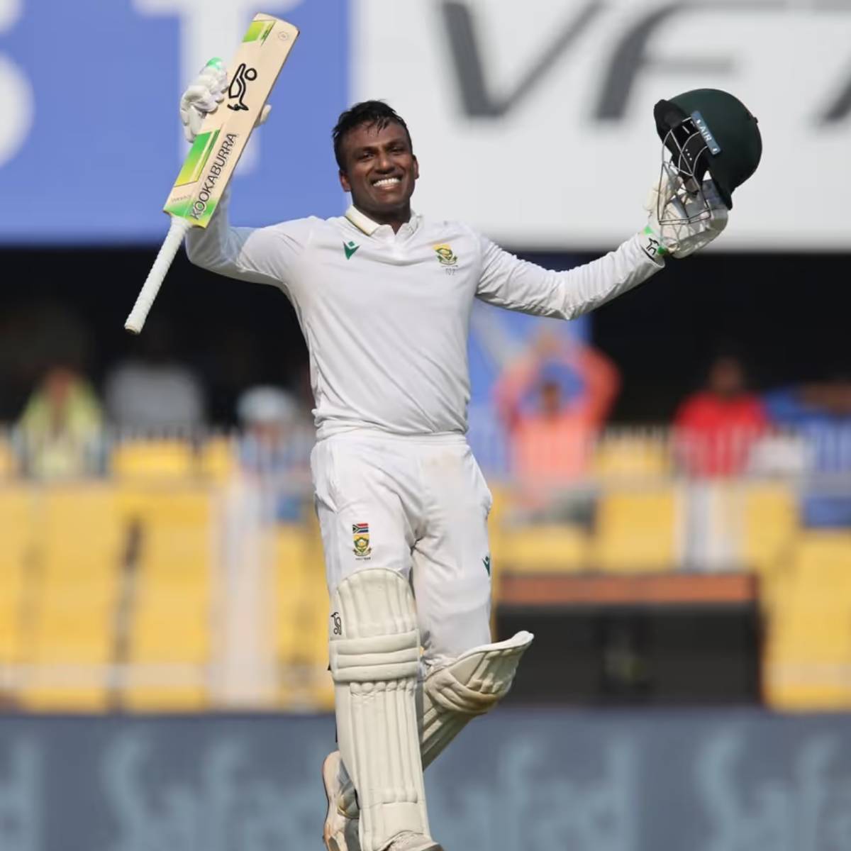 দক্ষিণ আফ্রিকার প্রথম ইনিংসে, সেনুরান মুথুসামি দুর্দান্ত ১০৯ রান করেন। এটি ছিল মুথুসামির টেস্ট ক্যারিয়ারের প্রথম সেঞ্চুরি। দক্ষিণ আফ্রিকার প্রথম ইনিংসে, সেনুরান মুথুসামি দুর্দান্ত ১০৯ রান করেন। এটি ছিল মুথুসামির টেস্ট ক্যারিয়ারের প্রথম সেঞ্চুরি।