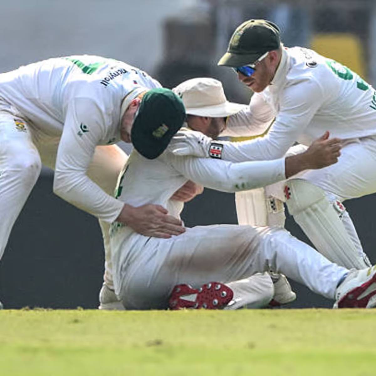 এই ম্যাচে দক্ষিণ আফ্রিকার বোলিং এবং ফিল্ডিংও দুর্দান্ত ছিল। ভারতের প্রথম ইনিংসে এইডেন মার্করাম একটি অসাধারণ ক্যাচ নেন। এই ম্যাচে দক্ষিণ আফ্রিকার বোলিং এবং ফিল্ডিংও দুর্দান্ত ছিল। ভারতের প্রথম ইনিংসে এইডেন মার্করাম একটি অসাধারণ ক্যাচ নেন।