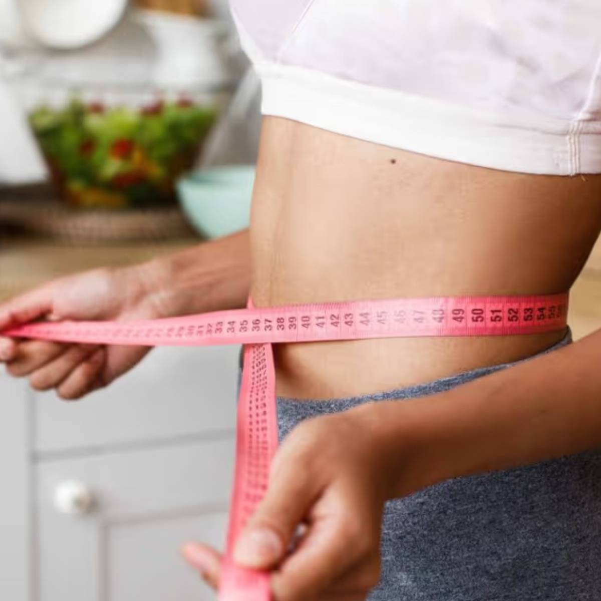 আজকাল, মানুষ ক্রমশ ফিটনেসের দিকে মনোযোগ দিচ্ছে, এবং তাই, তারা তাদের খাদ্যাভ্যাসের দিকেও মনোযোগ দিচ্ছে। সবাই গ্রাম প্রোটিন গুনছে, কিন্তু কেউই এই বিষয়টির দিকে মনোযোগ দিচ্ছে না যে এটি শরীরের হজমের আগুনকে নিভিয়ে দিচ্ছে।