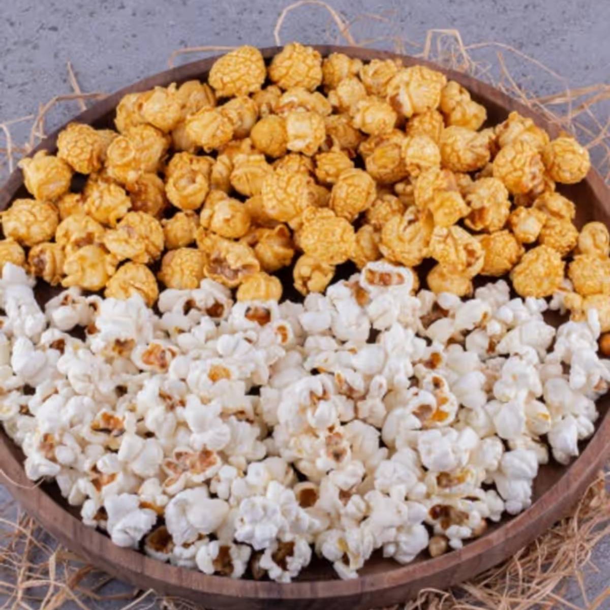 ফাইবার এবং প্রোটিন সমৃদ্ধ, কালো ছোলা আপনার শরীরে শক্তি এবং স্থিতিশীলতা বজায় রাখতে সাহায্য করে। রাতারাতি ছোলা ভিজিয়ে রাখলে ধীরে ধীরে শক্তি নির্গত হয়।