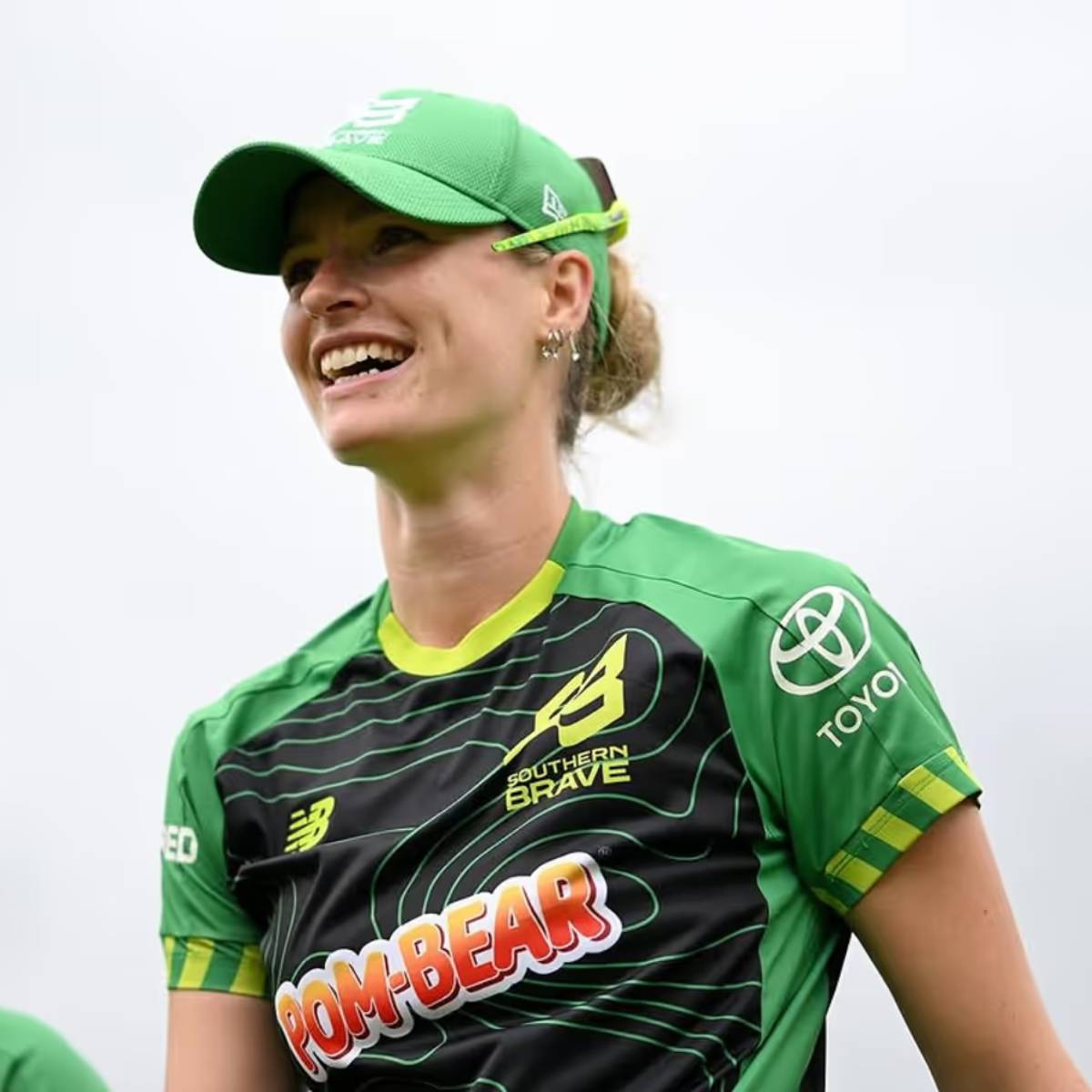 ২৪ বছর বয়সী লরেন বেল মহিলাদের টেস্ট ম্যাচে ২৪.১১ গড়ে ১৮টি উইকেট নিয়েছেন, যার মধ্যে দুটি ইনিংসে চারটি উইকেটও রয়েছে। ২৪ বছর বয়সী লরেন বেল মহিলাদের টেস্ট ম্যাচে ২৪.১১ গড়ে ১৮টি উইকেট নিয়েছেন, যার মধ্যে দুটি ইনিংসে চারটি উইকেটও রয়েছে।