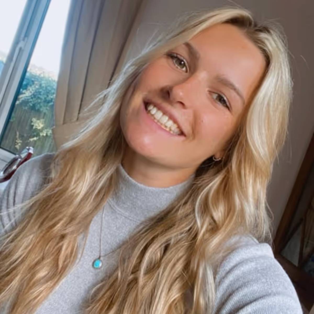 লরেন বেলকে বিশ্বের সবচেয়ে সুন্দরী ক্রিকেটারদের একজন হিসেবে বিবেচনা করা হয়। তার গ্ল্যামারাস লুক ভক্তদের মুগ্ধ করেছে। লরেন বেলকে বিশ্বের সবচেয়ে সুন্দরী ক্রিকেটারদের একজন হিসেবে বিবেচনা করা হয়। তার গ্ল্যামারাস লুক ভক্তদের মুগ্ধ করেছে।