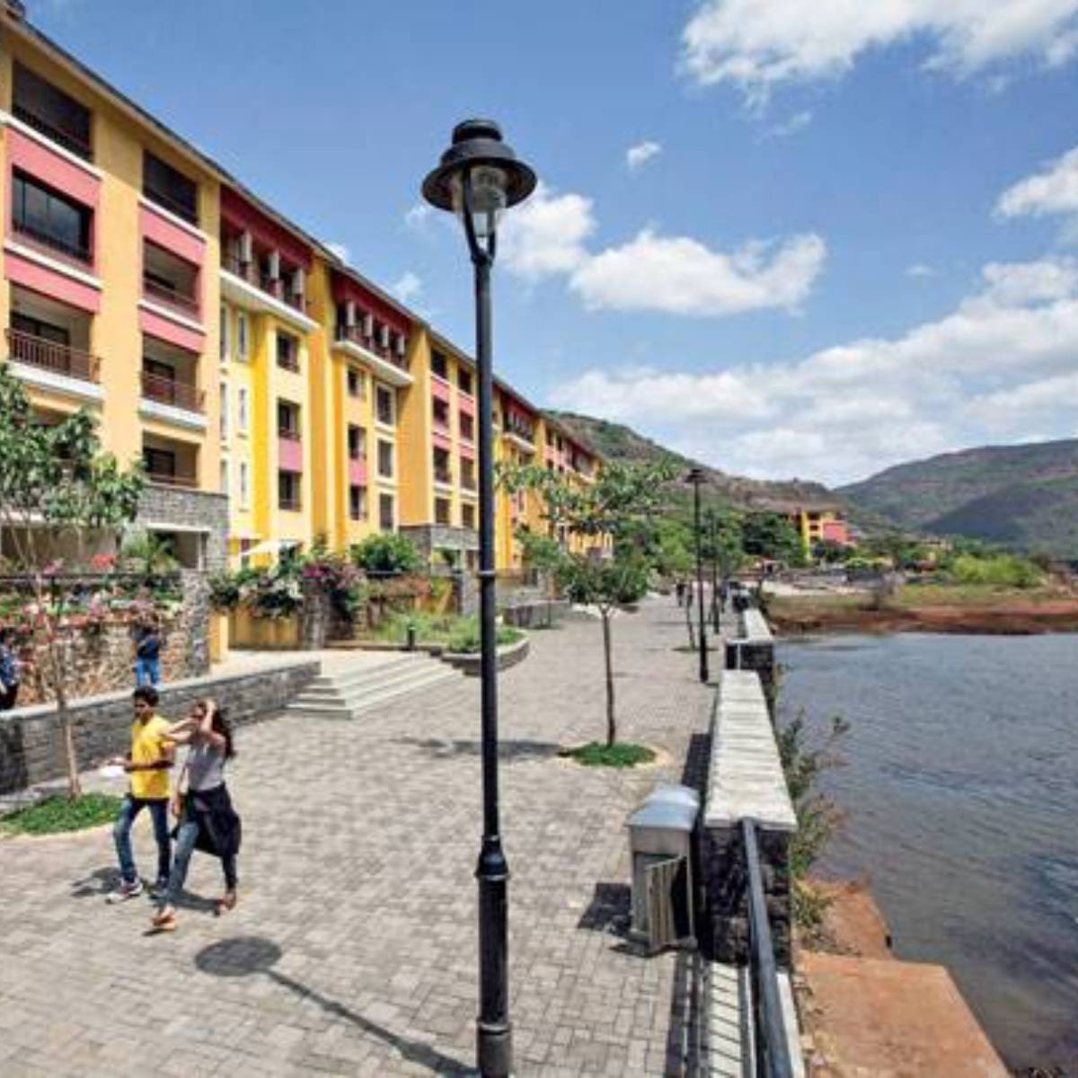 তবে শীতকালও ভ্রমণের জন্য একটি ভাল সময়। অক্টোবর থেকে ফেব্রুয়ারি পর্যন্ত, এই জায়গাটি ট্রেকিংএর জন্য উপযুক্ত।