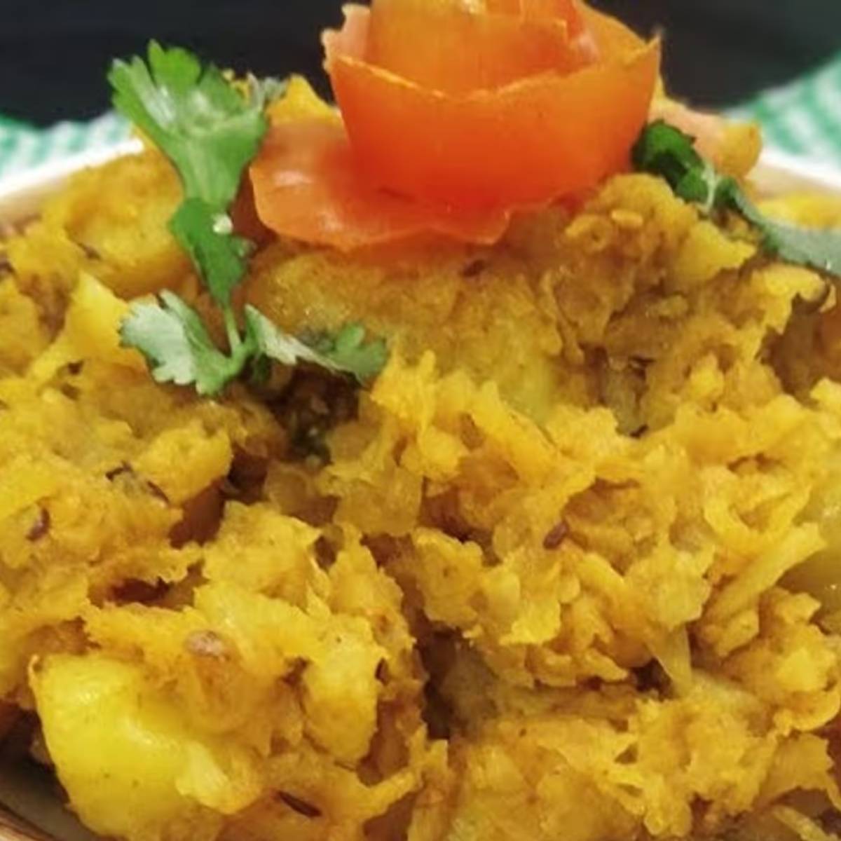 জল দিয়ে একটা নরম ব্যাটার বানিয়ে এক এক করে মাছের পিসগুলোকে সেই ব্যাটারে মাখিয়ে এয়ারফ্রাইয়ার বাস্কেটে রেখে দিতে হবে। ২০-২৫ মিনিট ফ্রাই করতে হবে। জল দিয়ে একটা নরম ব্যাটার বানিয়ে এক এক করে মাছের পিসগুলোকে সেই ব্যাটারে মাখিয়ে এয়ারফ্রাইয়ার বাস্কেটে রেখে দিতে হবে। ২০-২৫ মিনিট ফ্রাই করতে হবে।