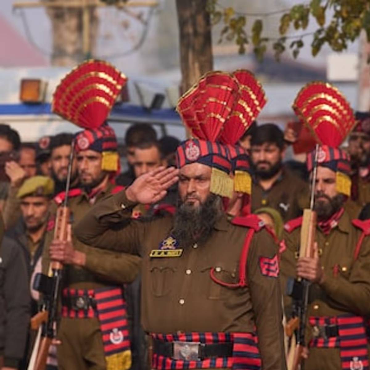 কিন্তু আপনি কি কখনও ভেবে দেখেছেন যে আমরা প্রতিদিন যে শব্দটি ব্যবহার করি তার অর্থ কী? অথবা পুলিশ শব্দটির পূর্ণরূপ কী?