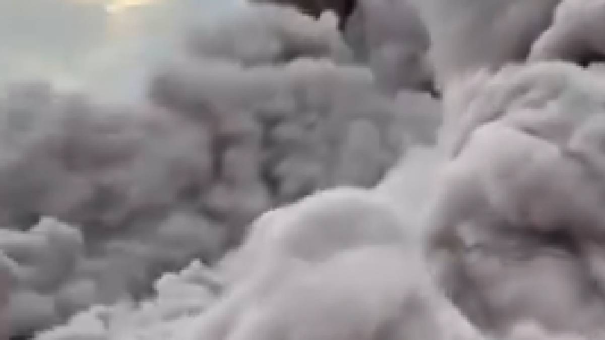 ২৫০০০ থেকে ৪৫০০০ ফুট উচ্চতায়