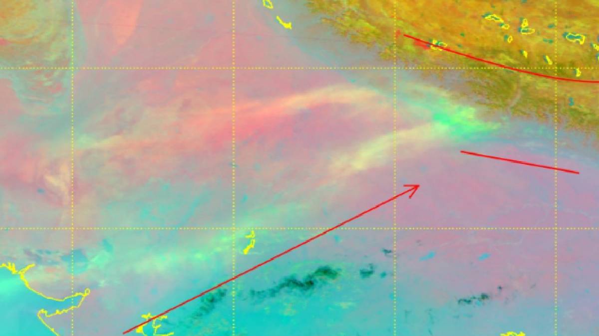 এই মেঘের ছাই মাটিতে পড়লে বিপদ হতে পারে