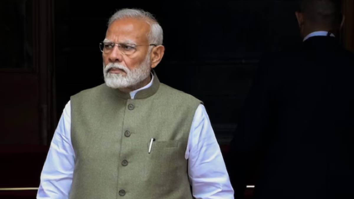 সকাল সকালই এই গানটি গেয়ে শুনিয়েছেন প্রধানমন্ত্রী নরেন্দ্র মোদী সকাল সকালই এই গানটি গেয়ে শুনিয়েছেন প্রধানমন্ত্রী নরেন্দ্র মোদী