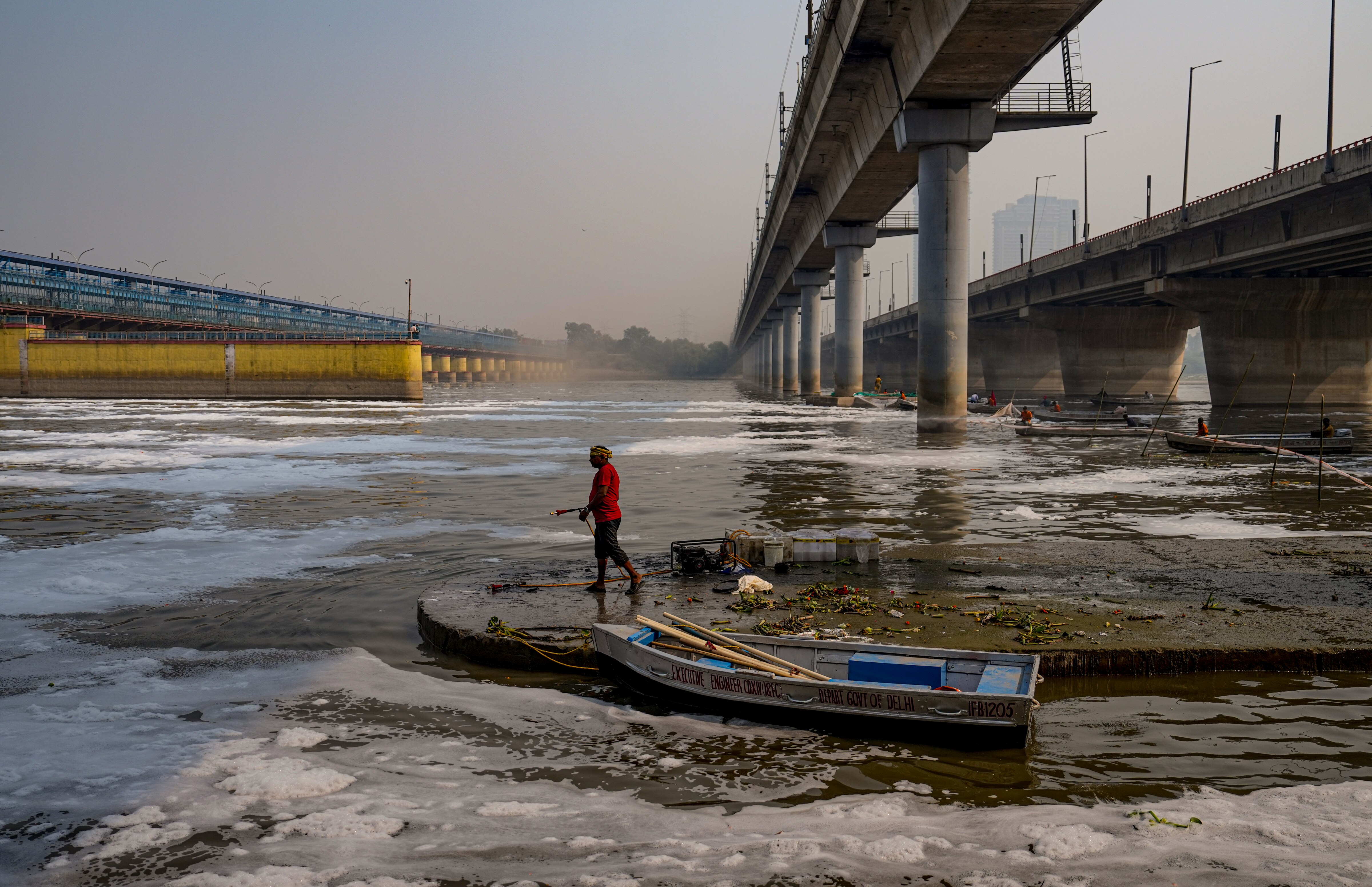 মস্তিষ্কেও ভয়াবহ প্রভাব ফেলছে