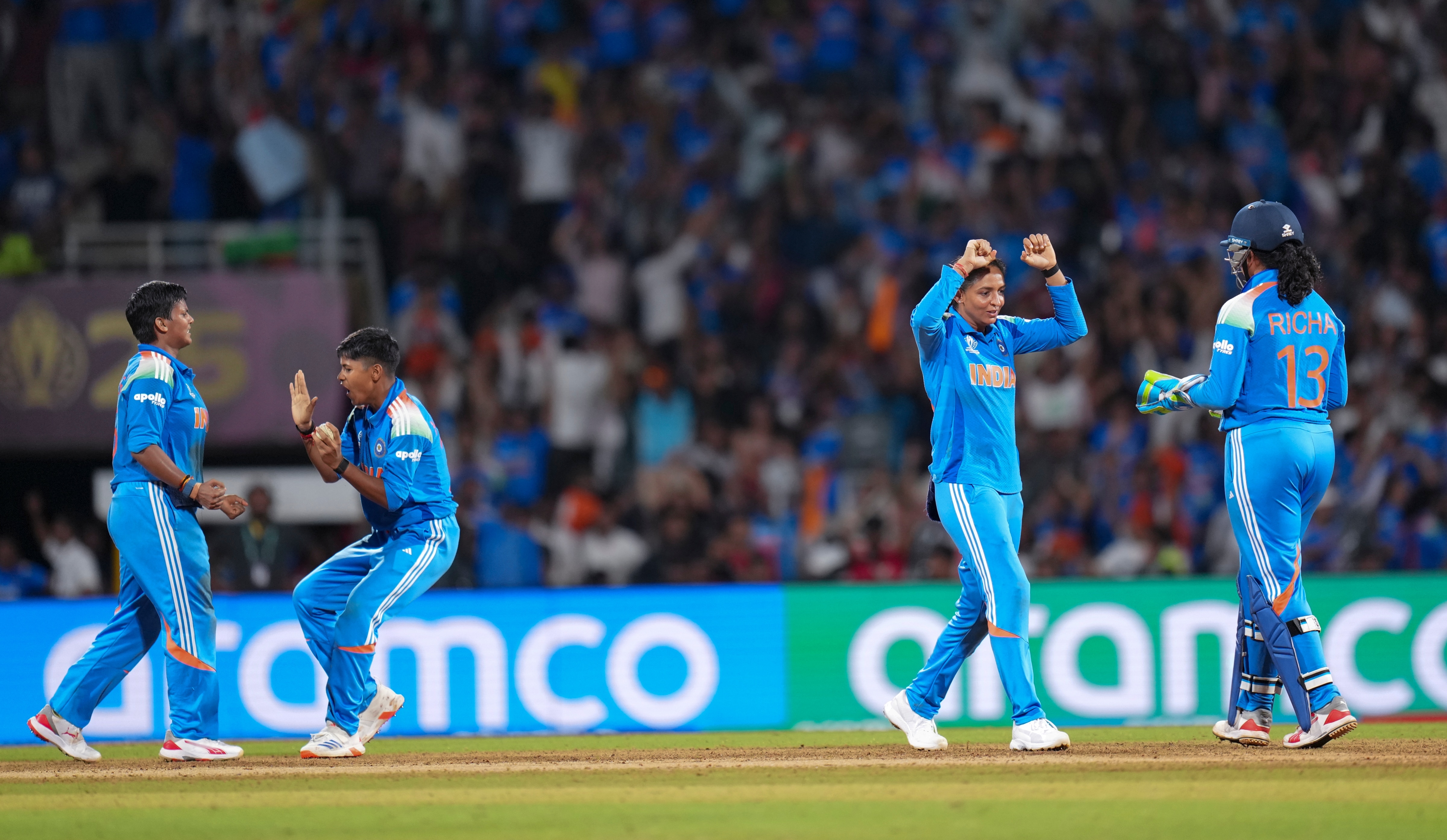 মানবেন্দ্র ঘোষ ও  স্বপ্না ঘোষের কন্যা মানবেন্দ্র ঘোষ ও  স্বপ্না ঘোষের কন্যা