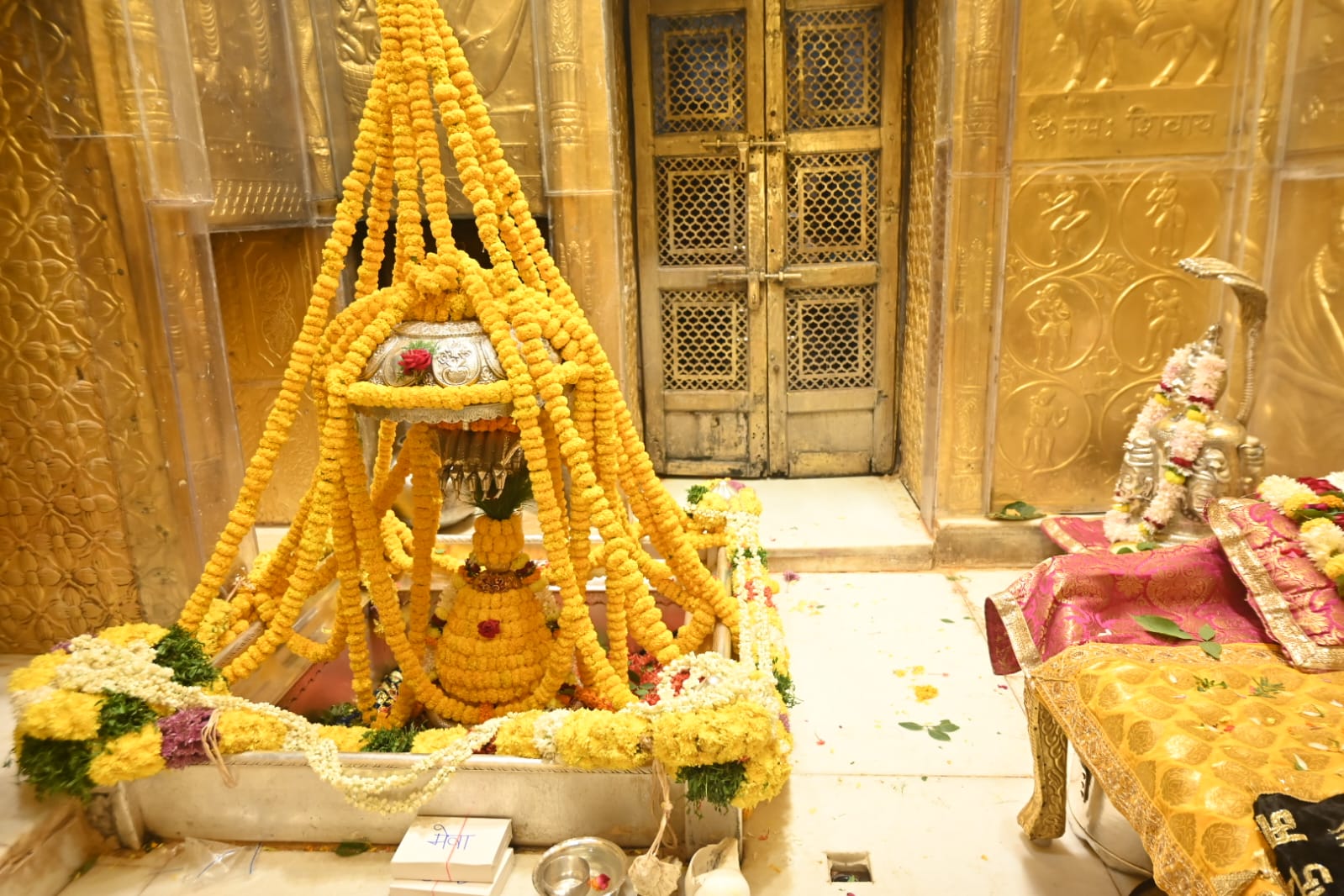 Kashi Vishwanath Temple Kashi Vishwanath Temple