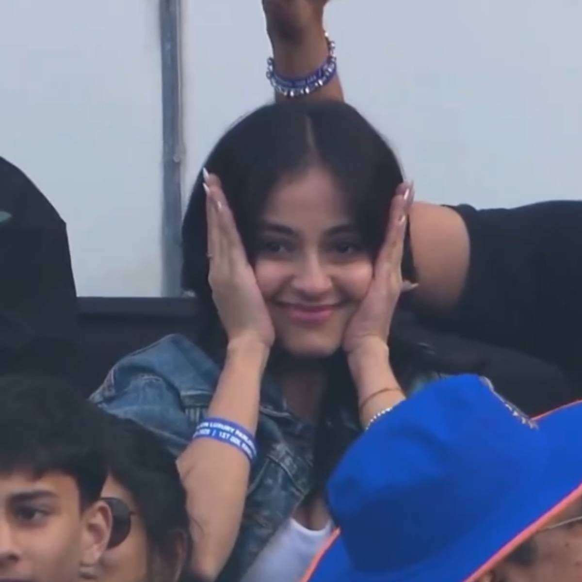 রাঁচিতে ভারত ও দক্ষিণ আফ্রিকার মধ্যে অনুষ্ঠিত ওয়ানডে সিরিজের প্রথম ম্যাচে বিরাট কোহলি তার ব্যাটিং দিয়ে ভক্তদের মন্ত্রমুগ্ধ করেছিলেন।