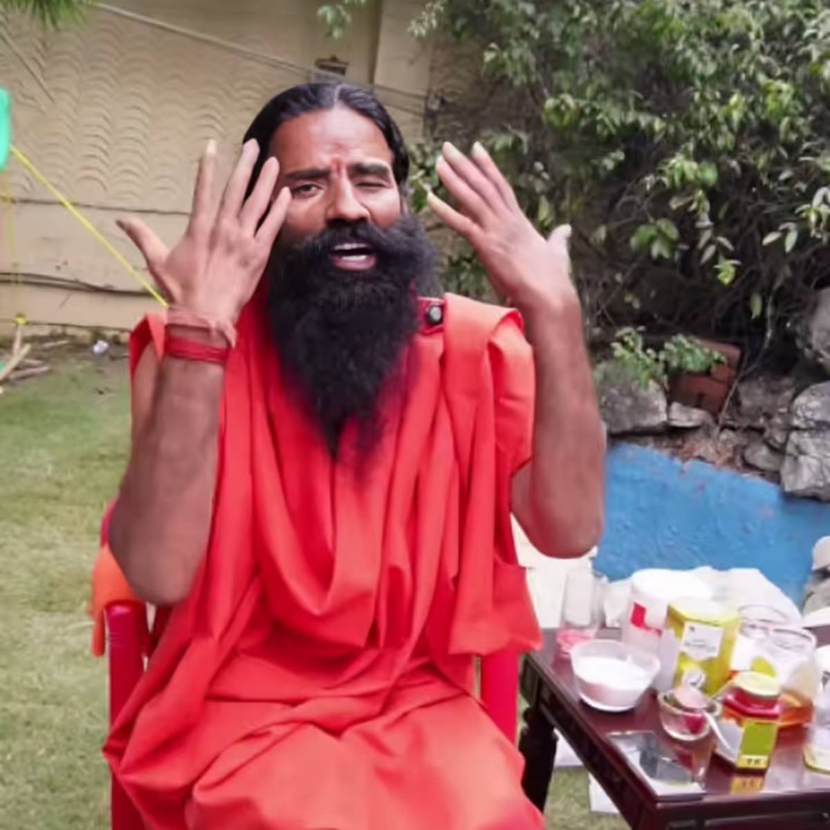 যোগগুরু বাবা রামদেব প্রায়শই তার ভিডিও এবং অনুষ্ঠানগুলিতে বিভিন্ন রোগের ঘরোয়া প্রতিকার শেয়ার করেন। তিনি এই প্রতিকারগুলির সাহায্যে অনেক গুরুতর রোগের চিকিৎসা প্রদর্শন করেছেন।