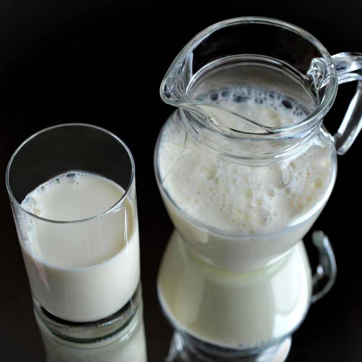 ৩. কম চর্বিযুক্ত দুধ: কম চর্বিযুক্ত দুধ রক্তচাপ কমাতে সাহায্য করে। গবেষণায় দেখা গেছে যে যারা প্রতিদিন দুধ পান করেন তাদের রক্তচাপ ১০ মিমিএইচজি কম থাকে। ৩. কম চর্বিযুক্ত দুধ: কম চর্বিযুক্ত দুধ রক্তচাপ কমাতে সাহায্য করে। গবেষণায় দেখা গেছে যে যারা প্রতিদিন দুধ পান করেন তাদের রক্তচাপ ১০ মিমিএইচজি কম থাকে।