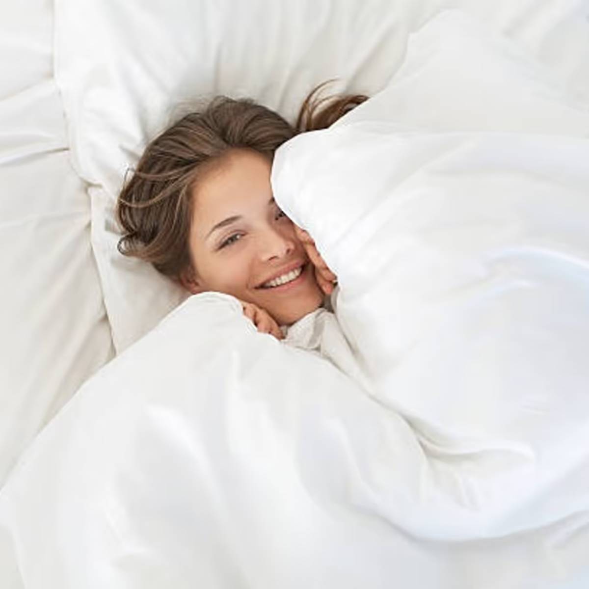 আপনি যদি কম্বল এবং লেপের গন্ধে বিরক্ত হন, তাহলে আমাদের কাছে বেশ কিছু কৌশল রয়েছে যা আপনাকে সহজেই এগুলি থেকে মুক্তি পেতে সাহায্য করতে পারে।