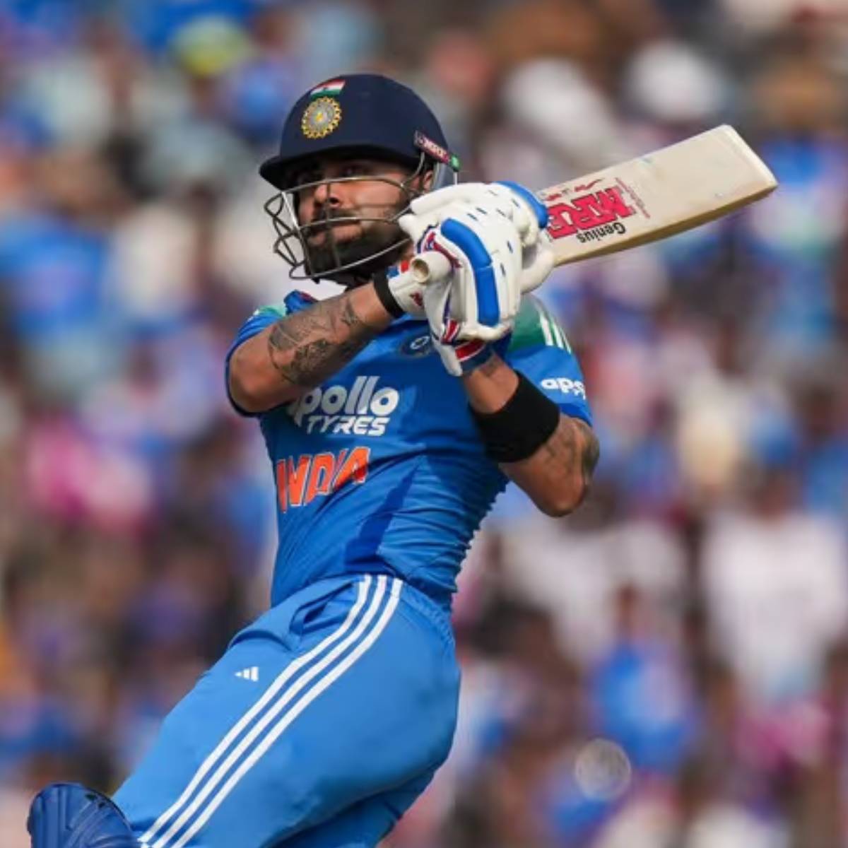 রায়পুরে কোহলি ৯৩ বলে ১০২ রান করেন। তার ইনিংসে ছিল ৭টি চার এবং ২টি ছক্কা।