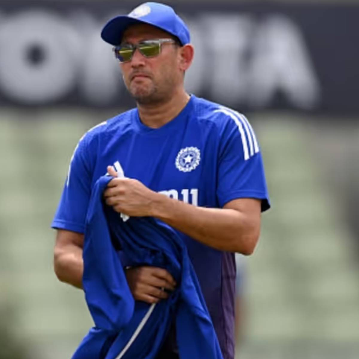 আগারকারের আন্তর্জাতিক ক্রিকেট ক্যারিয়ার: ২৬ টেস্ট, ৫৮ উইকেট, ৫৭১ রান, ১৯১ ওয়ানডে, ২৮৮ উইকেট, ১২৬৯ রান, ৪ টি-টোয়েন্টি, ৩ উইকেট, ১৫ রান।