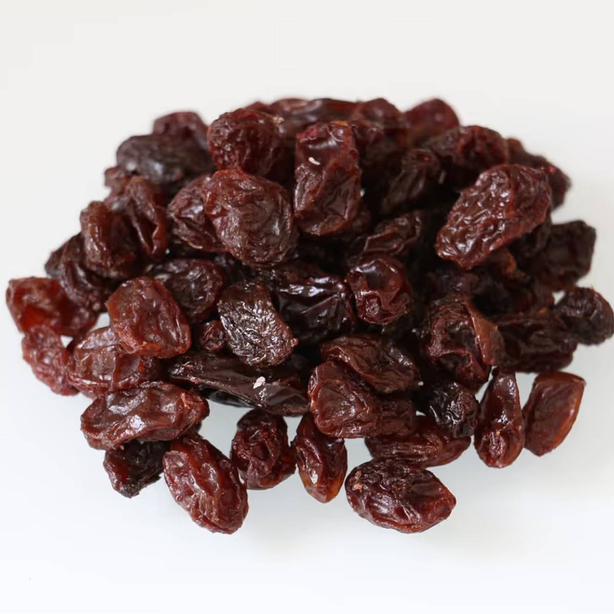 কালো কিশমিশে প্রচুর পরিমাণে ভিটামিন বি, সি এবং কে থাকে, সেই সাথে ম্যাগনেসিয়াম এবং ক্যালসিয়ামও থাকে, যা হরমোনের ভারসাম্য বজায় রাখতে সাহায্য করে।