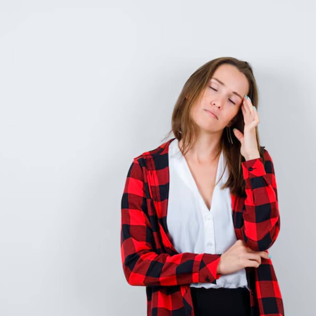 মহিলারা প্রায়ই রক্তাল্পতায় ভোগেন। কালো কিশমিশে প্রচুর পরিমাণে আয়রন থাকে, যা হিমোগ্লোবিন বাড়াতে সাহায্য করে। প্রতিদিন সকালে খালি পেটে কালো কিশমিশ খেলে ক্লান্তি, দুর্বলতা এবং আয়রনের ঘাটতি দূর হয়।