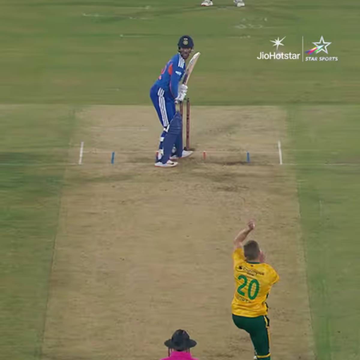 এই ম্যাচে ২৬ রান করে তিলক ভার্মা আউট হন, তবে এই সময়ে তিনি ইতিহাসের পাতায় নিজের নাম লিপিবদ্ধ করেন। এই ম্যাচে ২৬ রান করে তিলক ভার্মা আউট হন, তবে এই সময়ে তিনি ইতিহাসের পাতায় নিজের নাম লিপিবদ্ধ করেন।