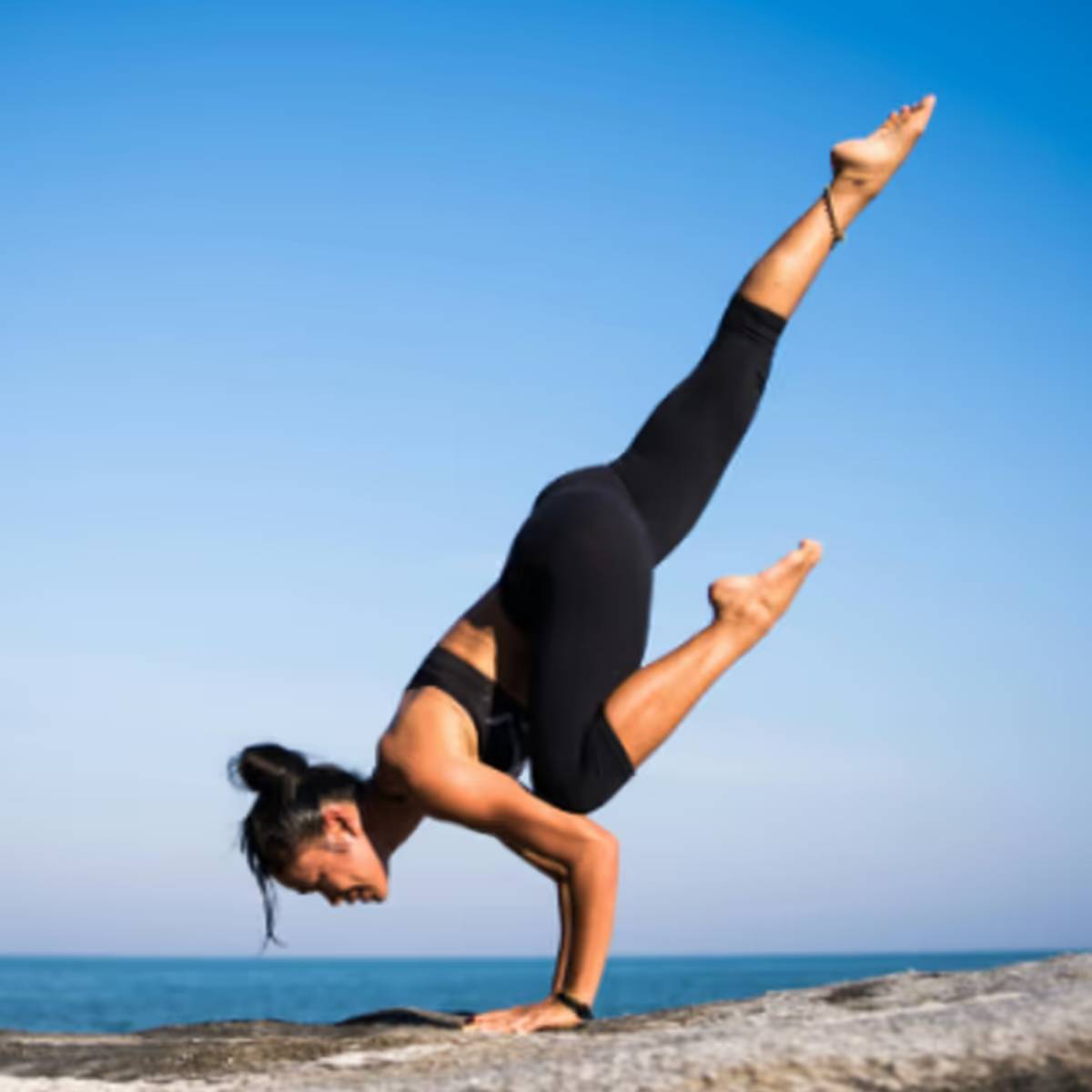 এই অবস্থা এড়াতে এবং মানসিক ও শারীরিক শান্তির জন্য, মানুষ যোগব্যায়ামের সাহায্য নিচ্ছেন। ফলে খুলে যাচ্ছে কেরিয়ারের এক নতুন দিগন্ত। এই অবস্থা এড়াতে এবং মানসিক ও শারীরিক শান্তির জন্য, মানুষ যোগব্যায়ামের সাহায্য নিচ্ছেন। ফলে খুলে যাচ্ছে কেরিয়ারের এক নতুন দিগন্ত।