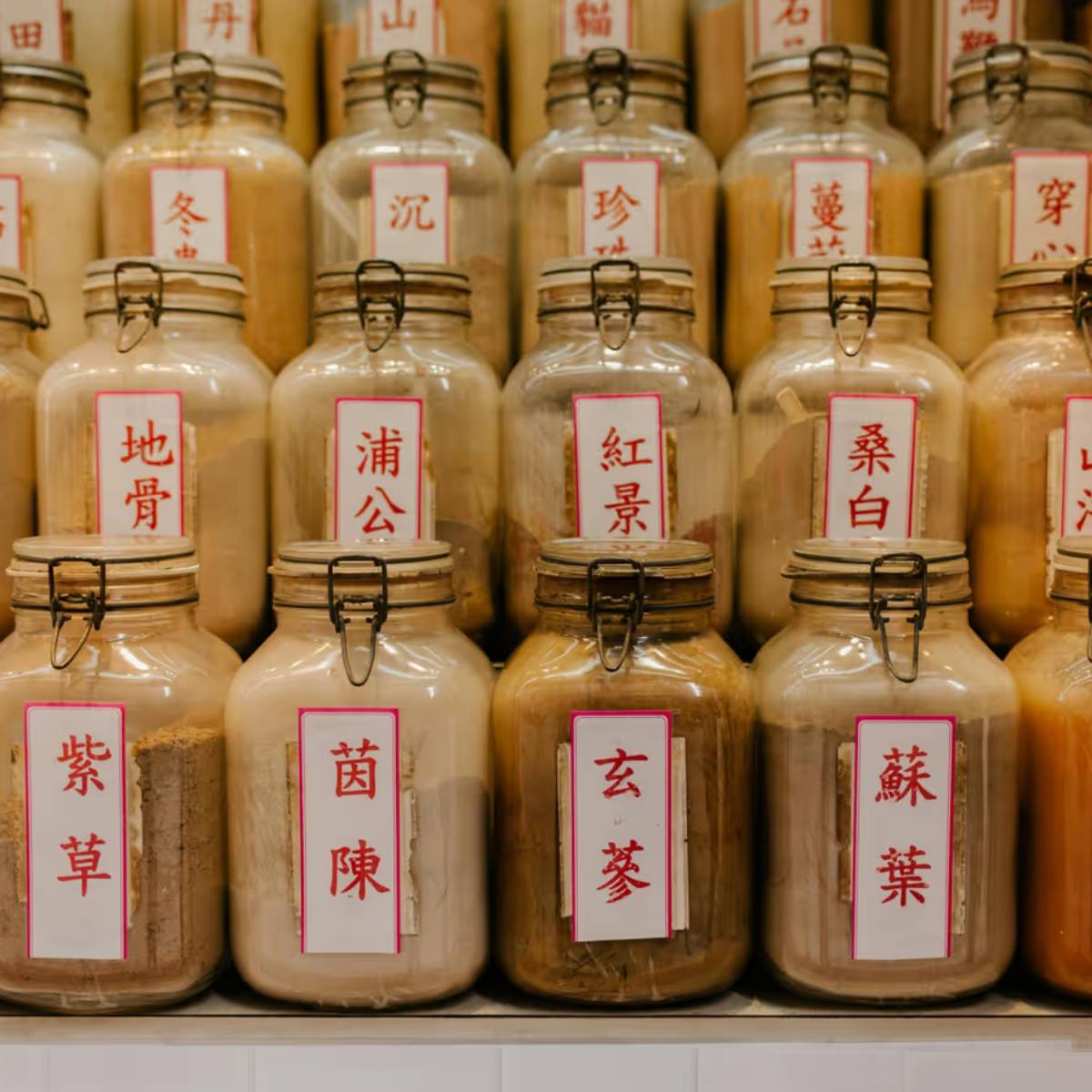 ক্রমাগত উচ্চ রক্তে শর্করার পরিমাণ কিডনির ফিল্টারগুলিকে ক্ষতিগ্রস্ত করে এবং ডায়াবেটিক কিডনি রোগের ঝুঁকি বাড়ায়। কিডনি সুরক্ষার জন্য খাদ্য, ব্যায়াম এবং ওষুধের মাধ্যমে রক্তে শর্করার মাত্রা নিয়ন্ত্রণে রাখা অত্যন্ত গুরুত্বপর্ণ। ক্রমাগত উচ্চ রক্তে শর্করার পরিমাণ কিডনির ফিল্টারগুলিকে ক্ষতিগ্রস্ত করে এবং ডায়াবেটিক কিডনি রোগের ঝুঁকি বাড়ায়। কিডনি সুরক্ষার জন্য খাদ্য, ব্যায়াম এবং ওষুধের মাধ্যমে রক্তে শর্করার মাত্রা নিয়ন্ত্রণে রাখা অত্যন্ত গুরুত্বপর্ণ।