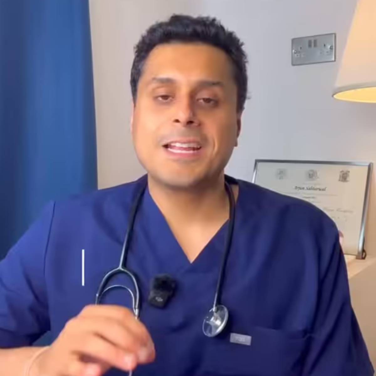 নেফ্রোলজিস্ট ডাঃ অর্জুন সাভারওয়াল সতর্ক করে বলেন যে ছোটখাটো ভুলও বছরের পর বছর ধরে কিডনির কার্যকারিতা মারাত্মকভাবে হ্রাস করতে পারে। নেফ্রোলজিস্ট ডাঃ অর্জুন সাভারওয়াল সতর্ক করে বলেন যে ছোটখাটো ভুলও বছরের পর বছর ধরে কিডনির কার্যকারিতা মারাত্মকভাবে হ্রাস করতে পারে।