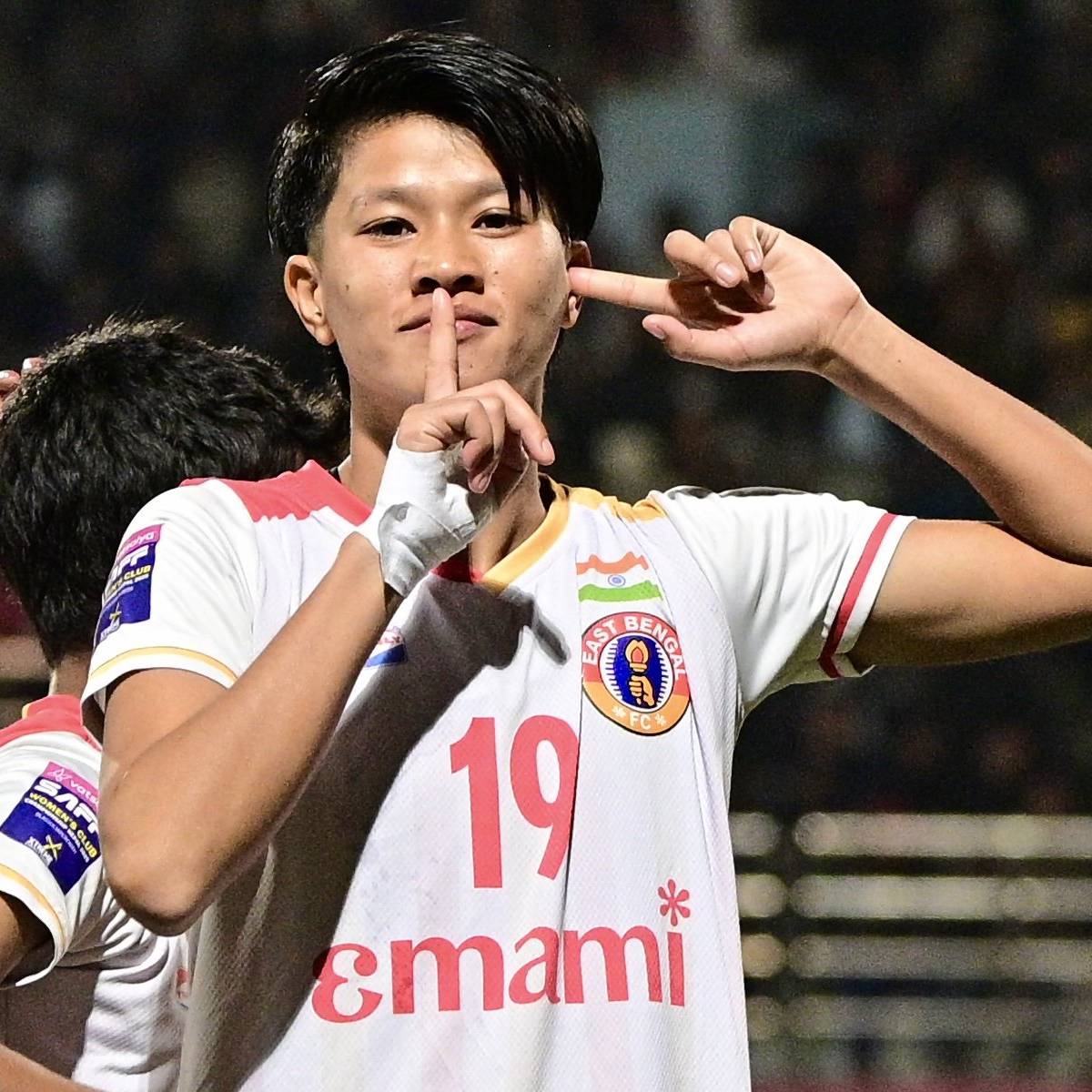 দেশের মহিলা ফুটবলে ইস্টবেঙ্গল প্রথম দল যারা আন্তর্জাতিক ট্রফি জিতলো।