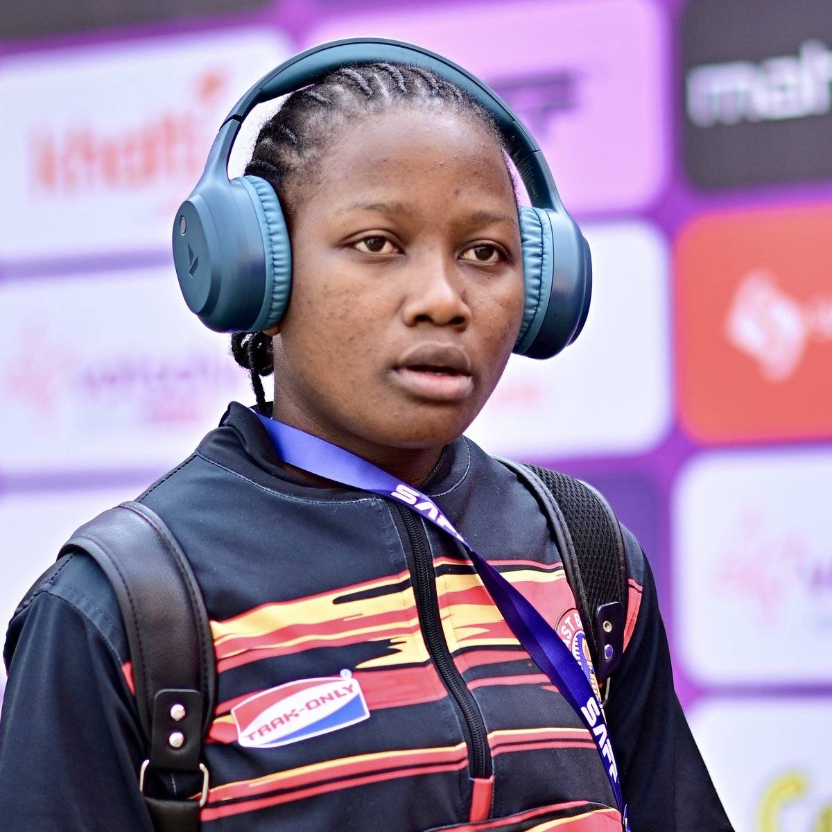 সমগ্র বিশ্বে ইস্টবেঙ্গল প্রথম ক্লাব যাদের পুরুষ এবং মহিলা ফুটবল টিম তাদের দেশের মধ্যে প্রথম আন্তর্জাতিক ট্রফি জিতেছে।