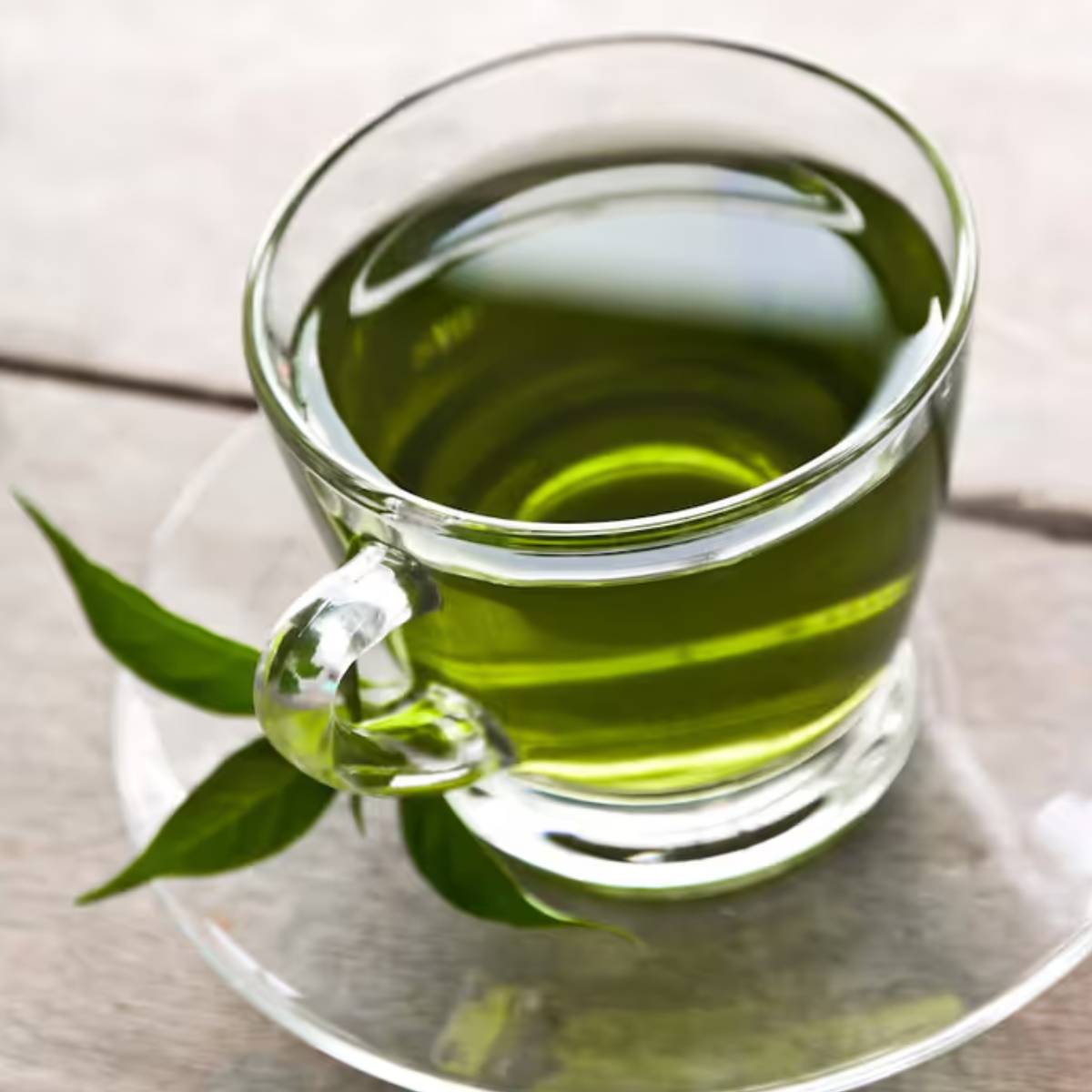 রাতের খাবারের পর ভেষজ চা বা গ্রিন টি পান করলে বিপাক বৃদ্ধি পায়, হজমশক্তি উন্নত হয় এবং ক্ষুধা কমায়, যার ফলে ওজন নিয়ন্ত্রণে থাকে।