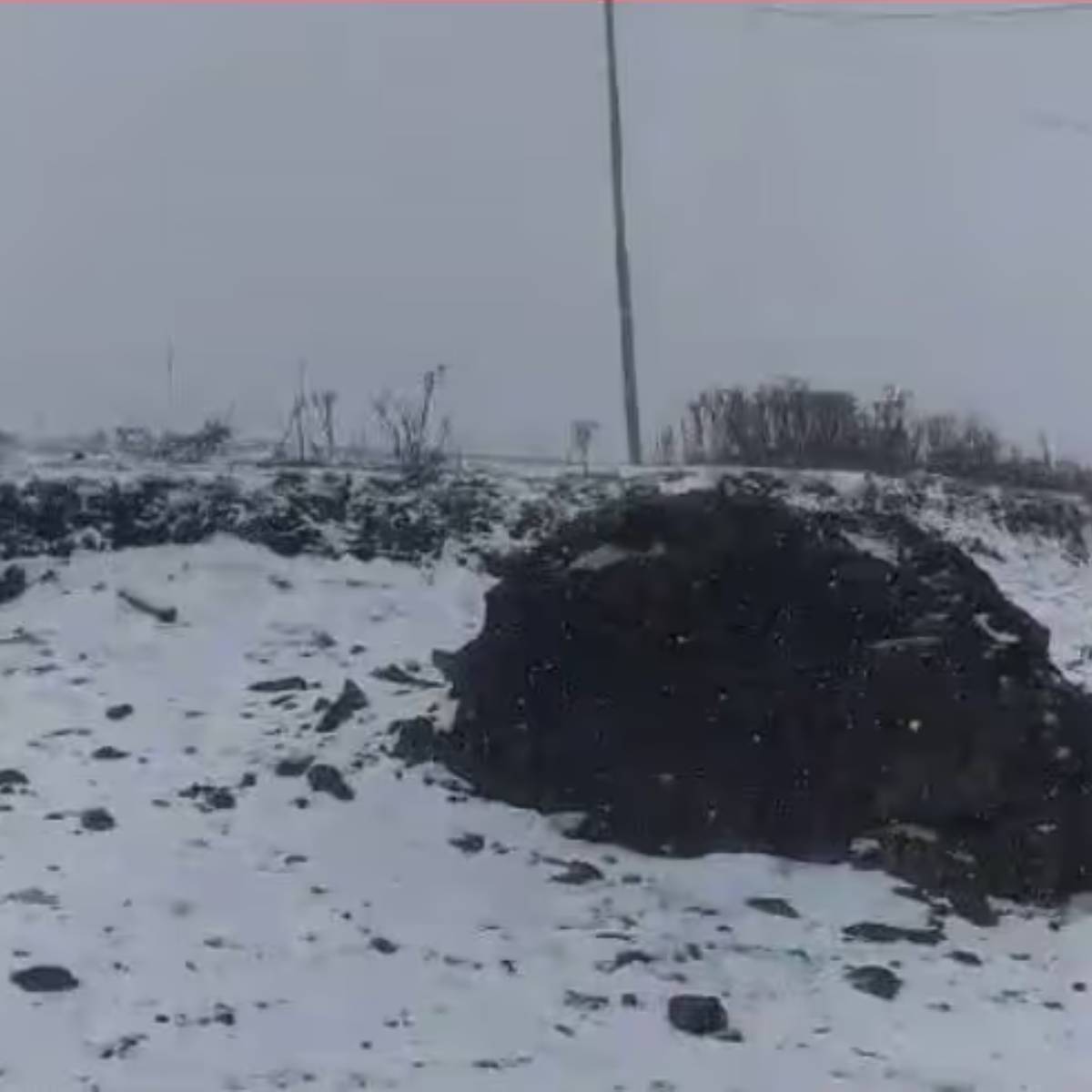 বছরের শুরুতে বরফ পড়তে পারে দার্জিলিং-এ। ফলে শনিবার এমনটাই জানিয়ে দিল আলিপুর আবহাওয়া দপ্তর। শুধু দার্জিলিং নয়, বরফ পড়তে পারে কালিম্পং-এও।