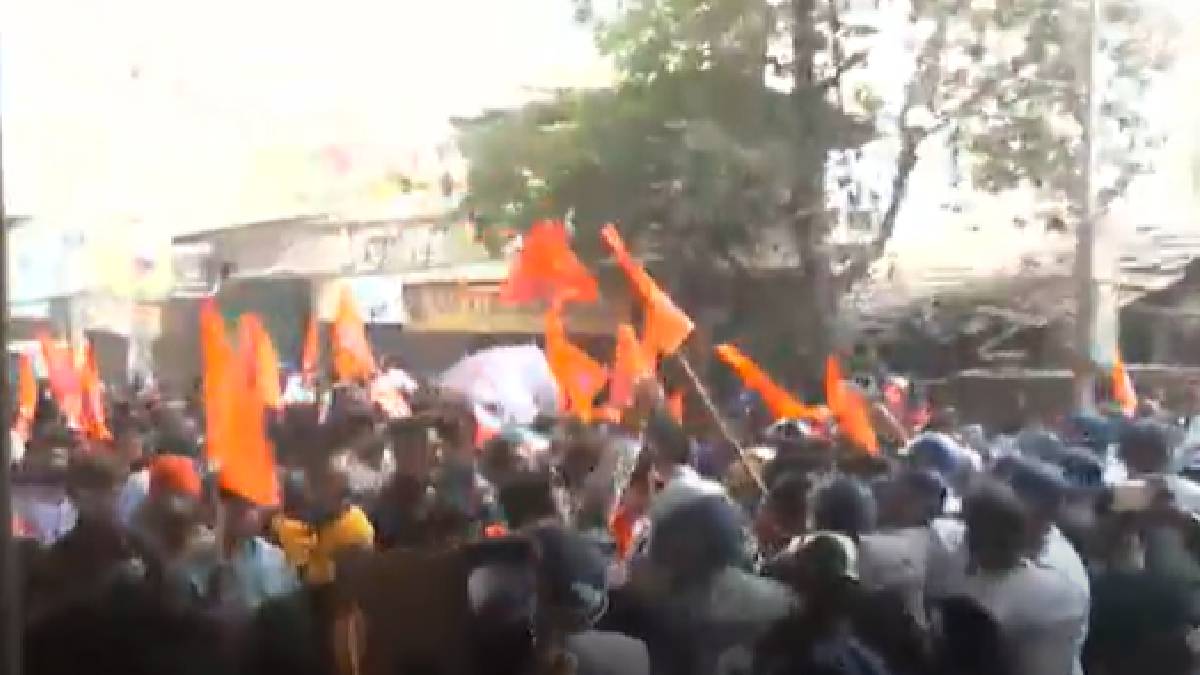 একাধিক আন্দোলনকারী রক্তাক্ত হয়ে যান বলে অভিযোগ