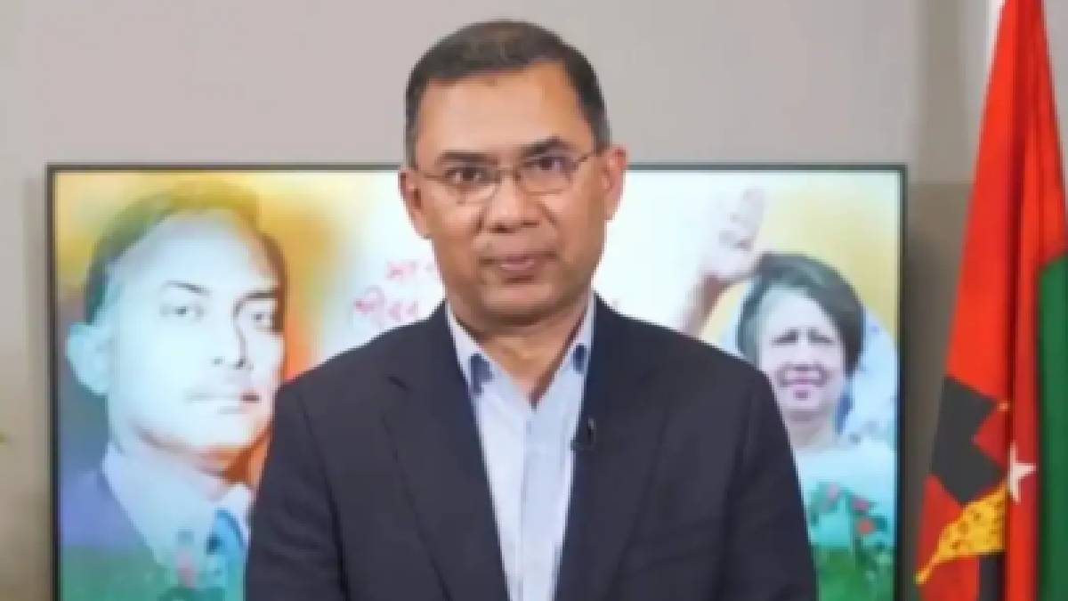 মূলত স্বেচ্ছা নির্বাসনই বলা চলে একে