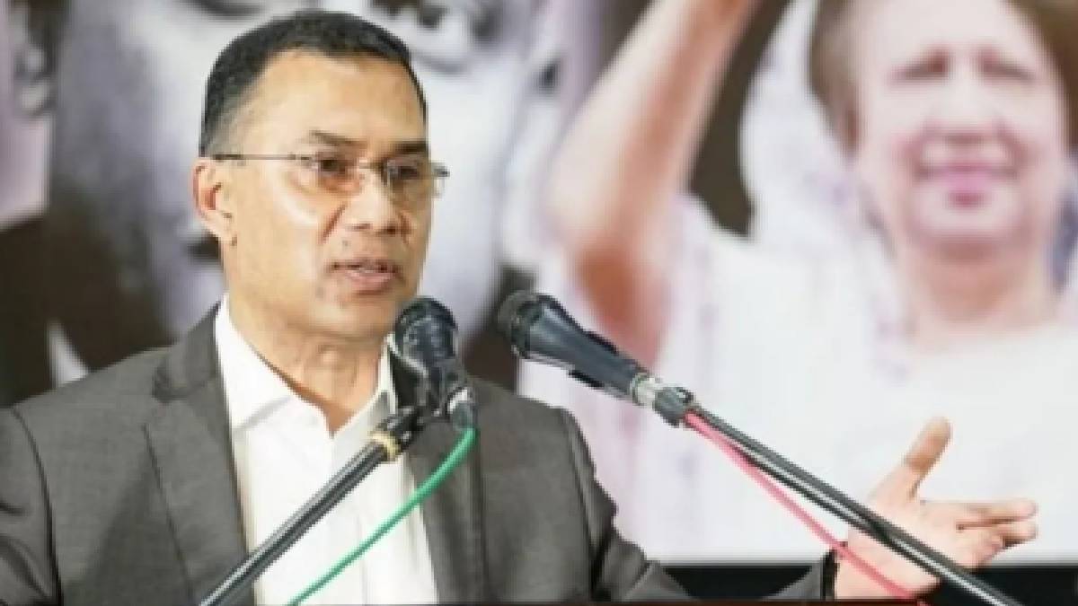 খুব ছোট বয়স থেকেই রাজনীতির সঙ্গে যুক্ত