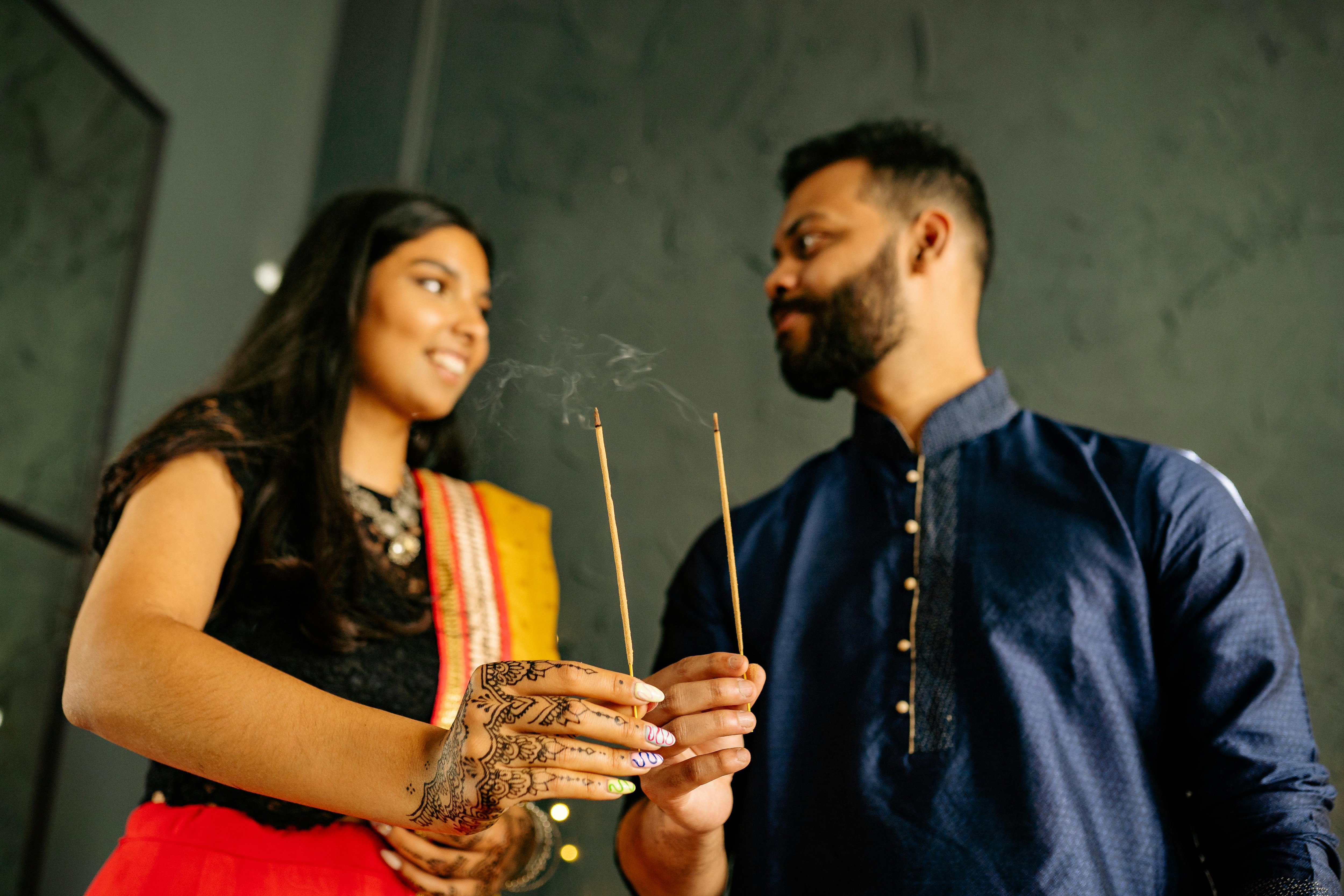 অনেক বিবাহিত পুরুষই স্ত্রীকে খুশিতে রাখার কৌশলটা জানেন না অনেক বিবাহিত পুরুষই স্ত্রীকে খুশিতে রাখার কৌশলটা জানেন না