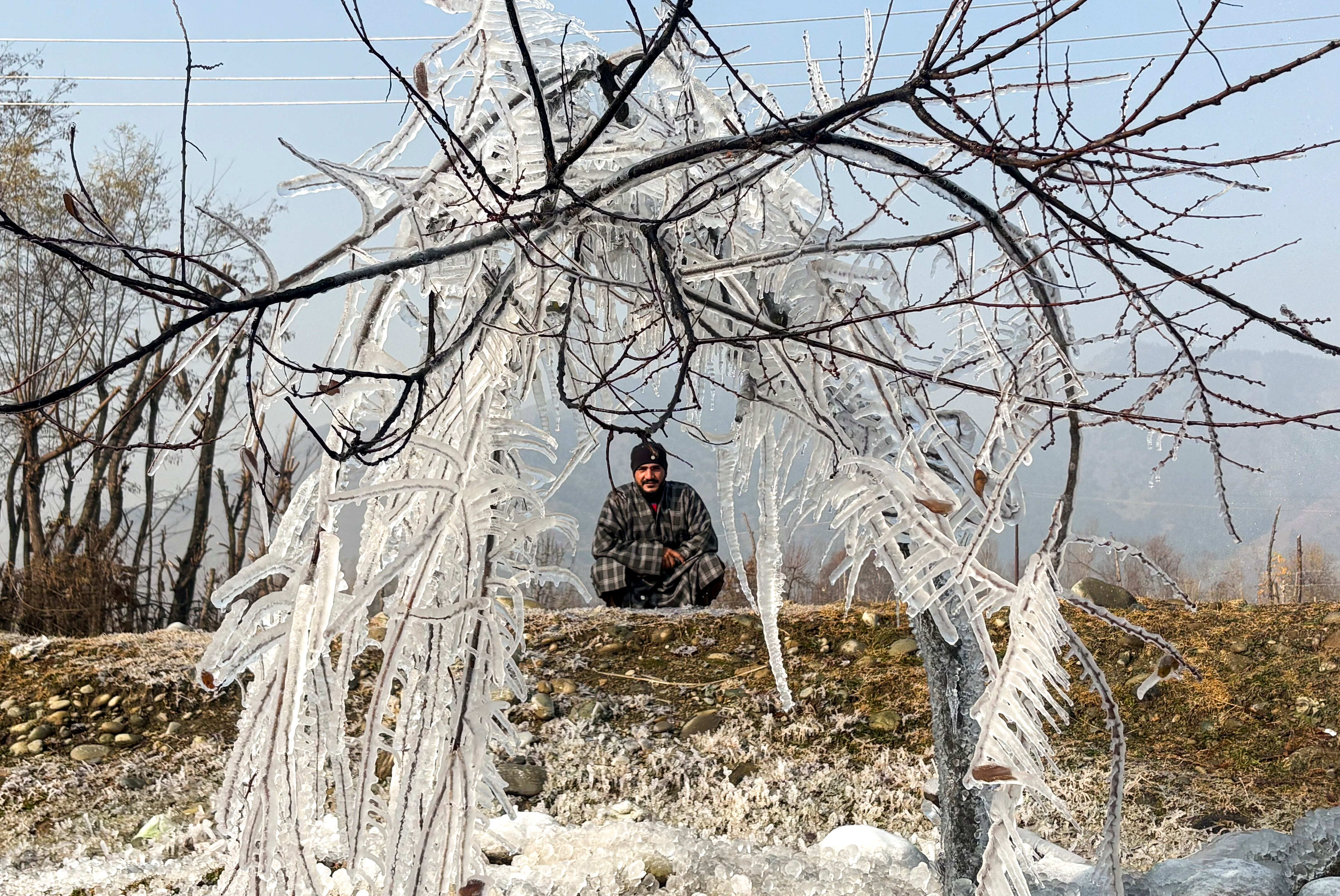 শ্রীনগরে ন্যূনতম তাপমাত্রা ছিল মাইনাস ০.৯ ডিগ্রি শ্রীনগরে ন্যূনতম তাপমাত্রা ছিল মাইনাস ০.৯ ডিগ্রি