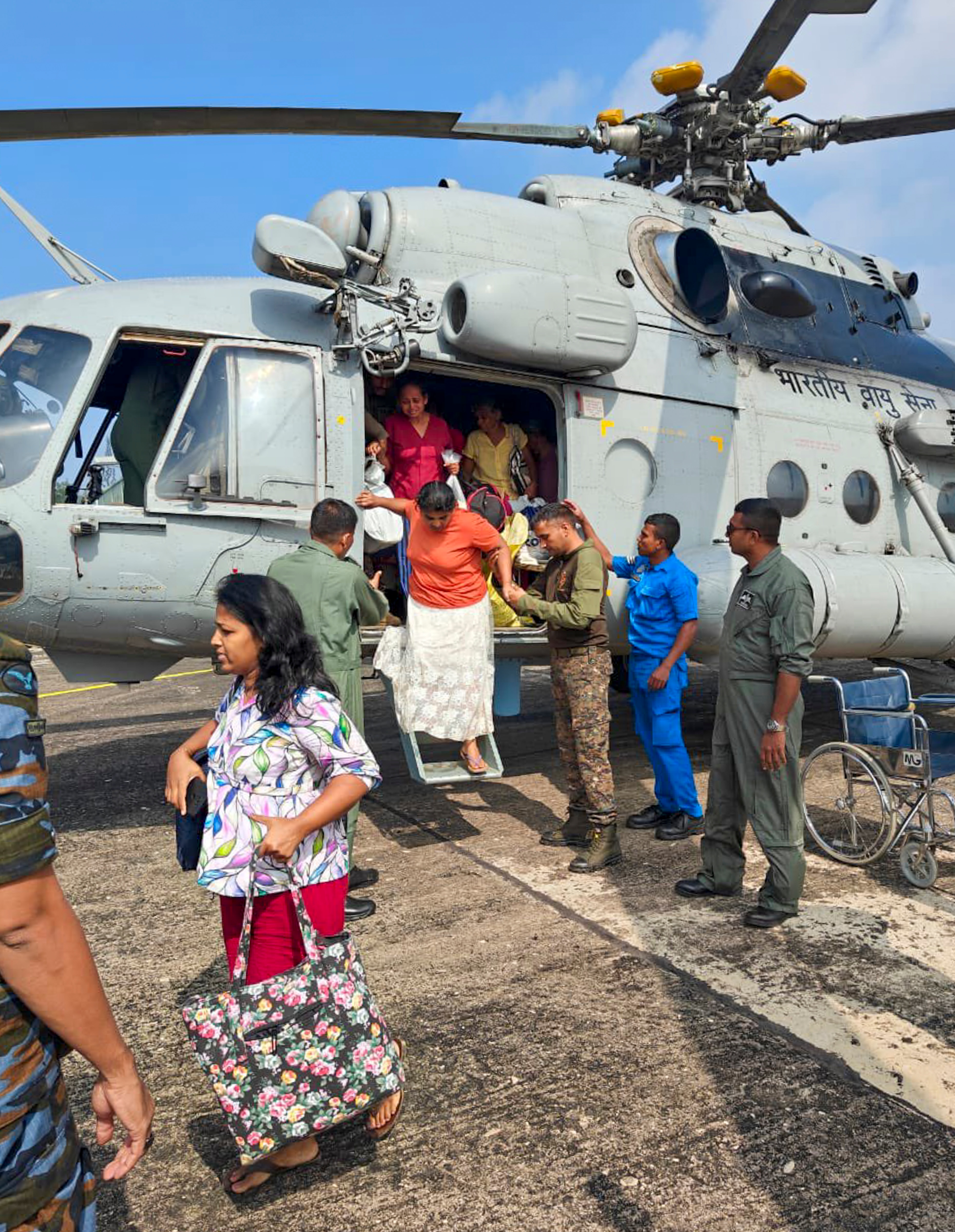 ঝড় ও বন্যা ঝড় ও বন্যা