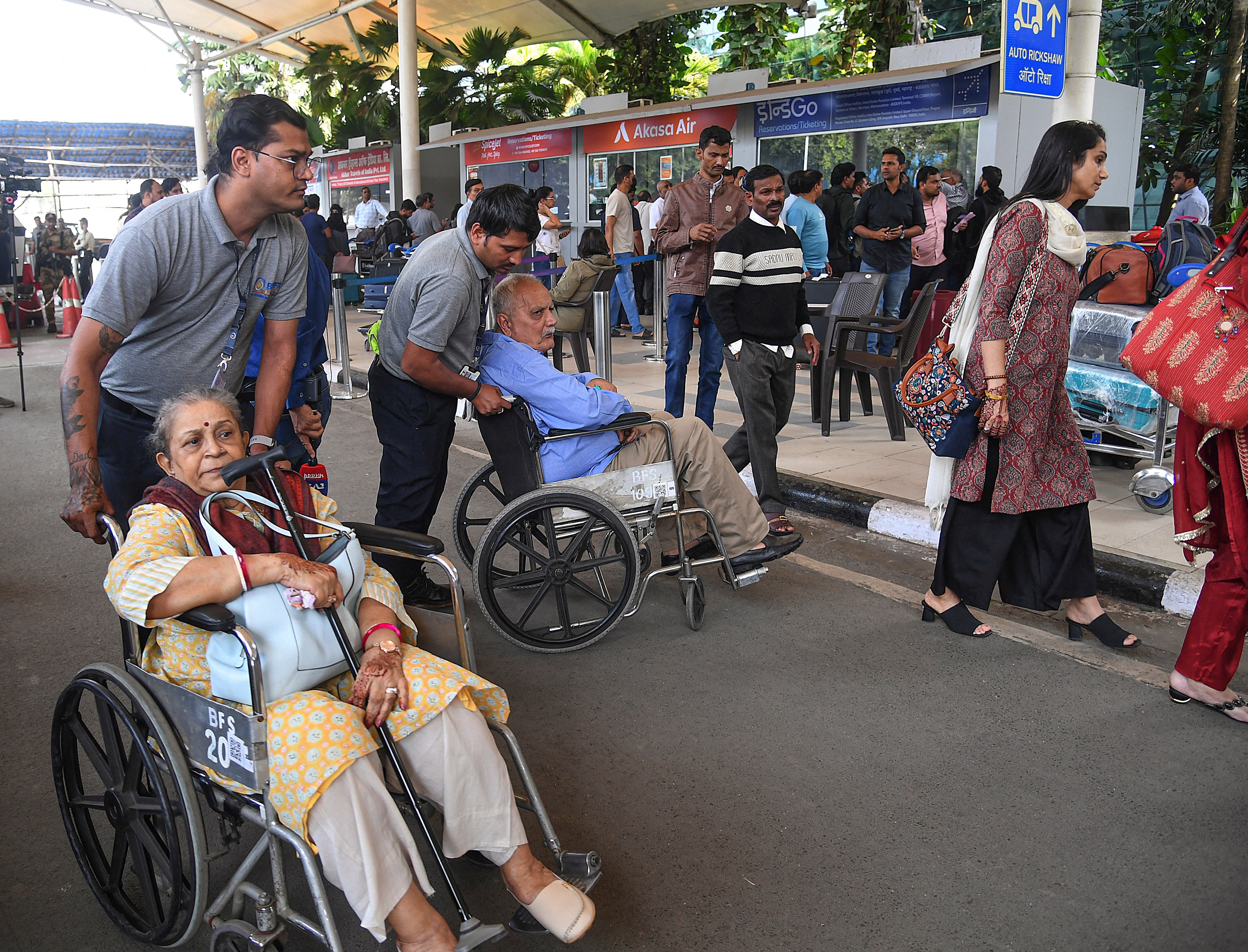  প্রাক্তন কর্মীর সোশ্যাল মিডিয়া পোস্ট ভাইরাল