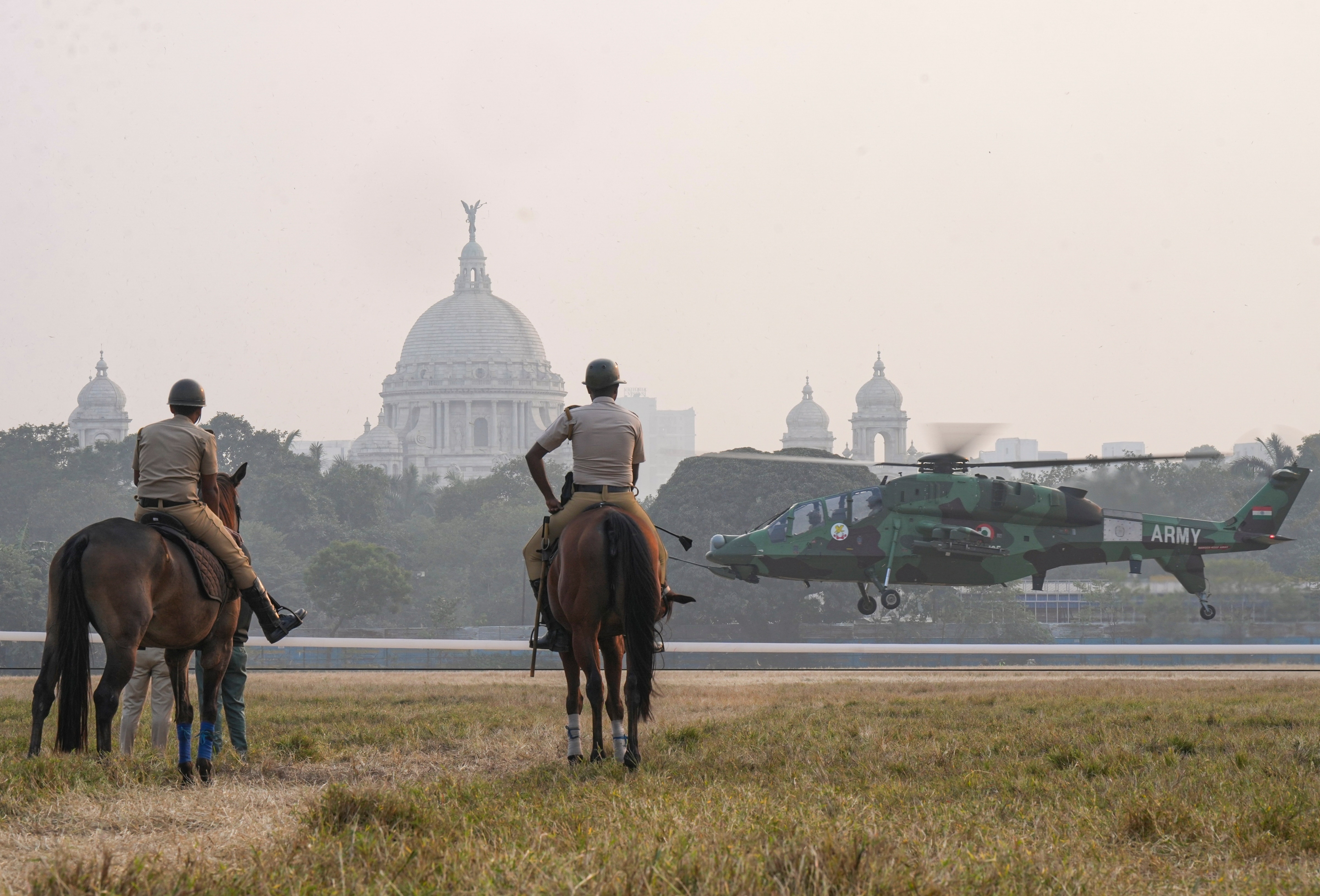 প্রতিনিধি দল বিজয় দিবসে ভারতে আসছে প্রতিনিধি দল বিজয় দিবসে ভারতে আসছে